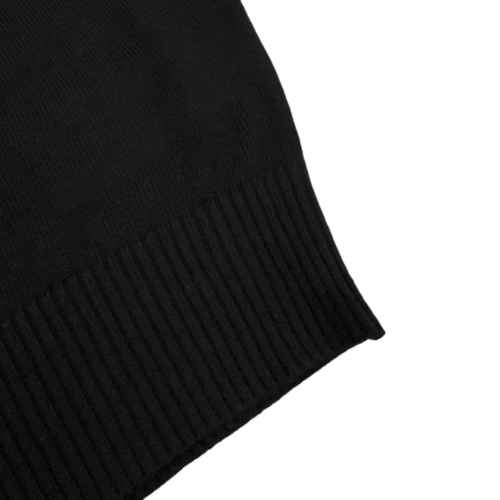 🅿️400 Ami red love embroidered crew neck sweater (black). The original purchase was 3,100 and developed. The fabric is made of custom-woven luxurious and ultra-fine merino wool. It is soft and delicate, comfortable and close to the skin. The main color is deep black. A bright red love heart jumps on the chest, adding a touch of agility and playfulness. The brand is highly recognizable. It is the ultimate simplification of color, and it conveys the love and persistence of life. Encounter the ultimate simplicity, the well-deserved king of all-matching, using imported machine embroidery technology. Using advanced computer control systems and precision mechanical components, Ami's love embroidery work is realized with high precision. The lines are smooth and delicate. The garments are washed with softening and deodorizing technology. Professional washing equipment and specific detergents are used to deeply clean and deodorize the clothes to improve the feel and appearance of the clothes. Size:S-M-L-XL