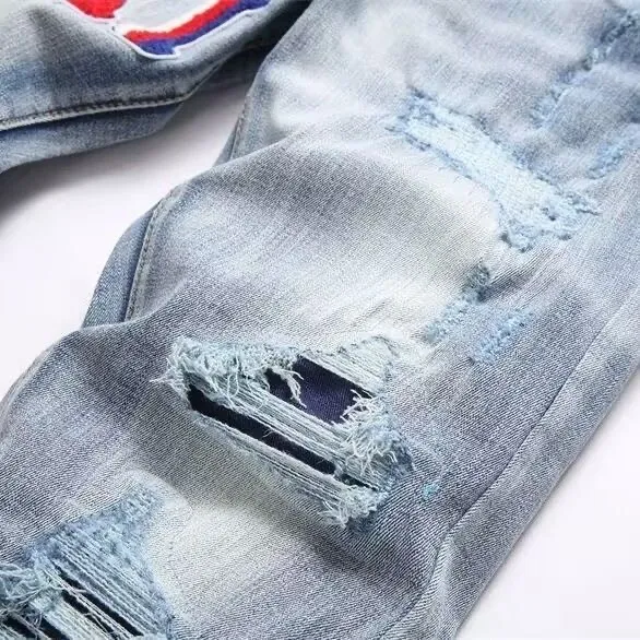P168 💰 AMIRI patch embroidery jeans trousers AMIRI high street basic ripped tight elastic jeans trousers amiri brand jeans break the production process and cutting of the original jeans, the fabrics are softer and more comfortable Hand-sewn collar label Customized logo buttons Genuine leather tag Color: Picture color Size: 30-32-34-36