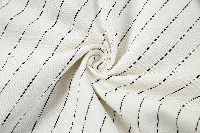 AMI Paris classic autumn red love heart embroidered on the chest. Casual cotton large striped short-sleeved Oxford shirt. Original custom-made 180g pure cotton fabric. Loose off-shoulder version. Same style for men and women. Color: black and white, blue and white. Size: S-XL.