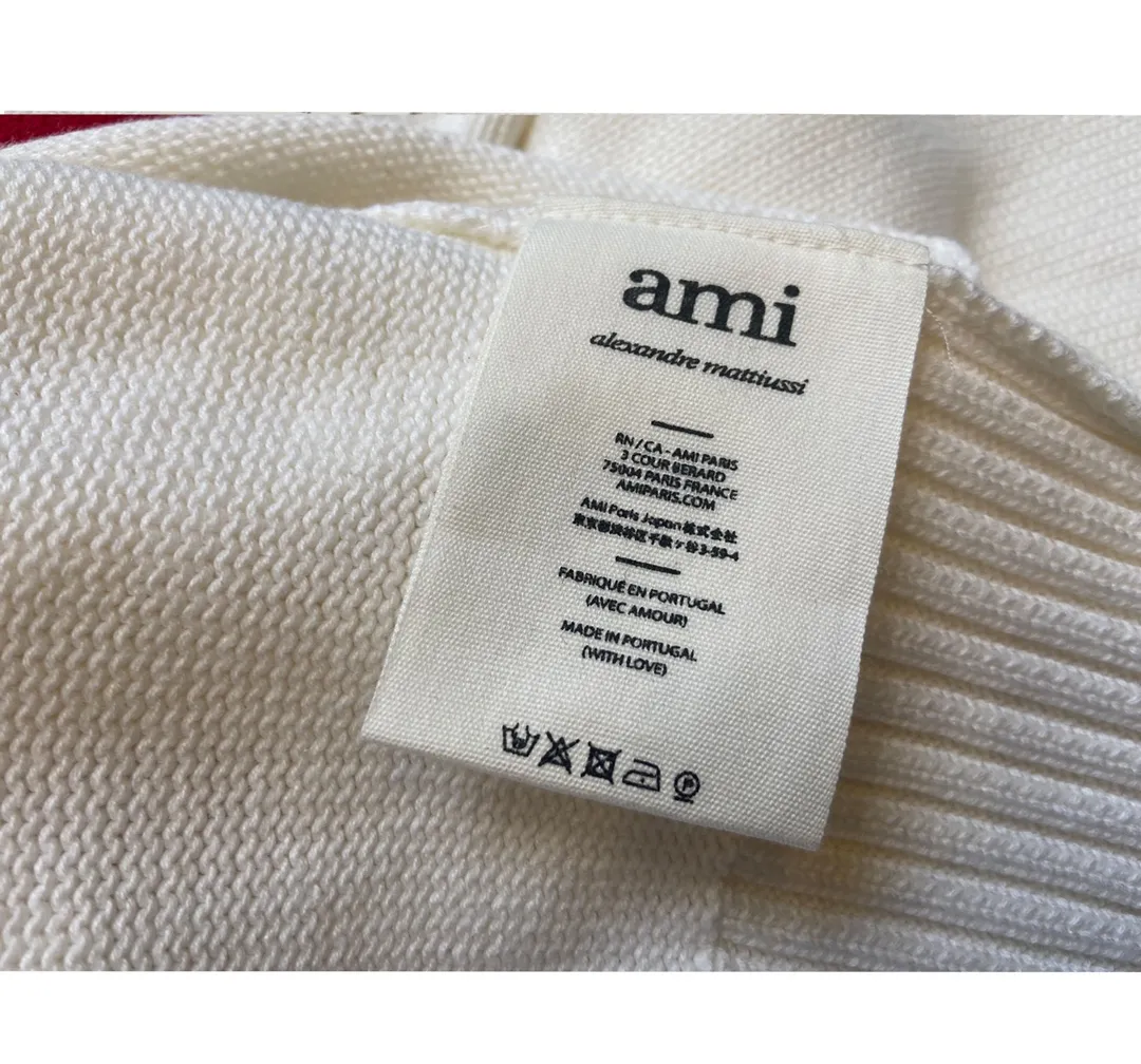 🅿️230 AMI sweater with love embroidery ① Differentiated from the replica version of market core-spun wool ② 100% pure cotton wool ③ Customized weaving weight up to 800 grams ④ Three-label QR code official website sticker ⑤ Official website size: S-L ⑥ Color: off-white