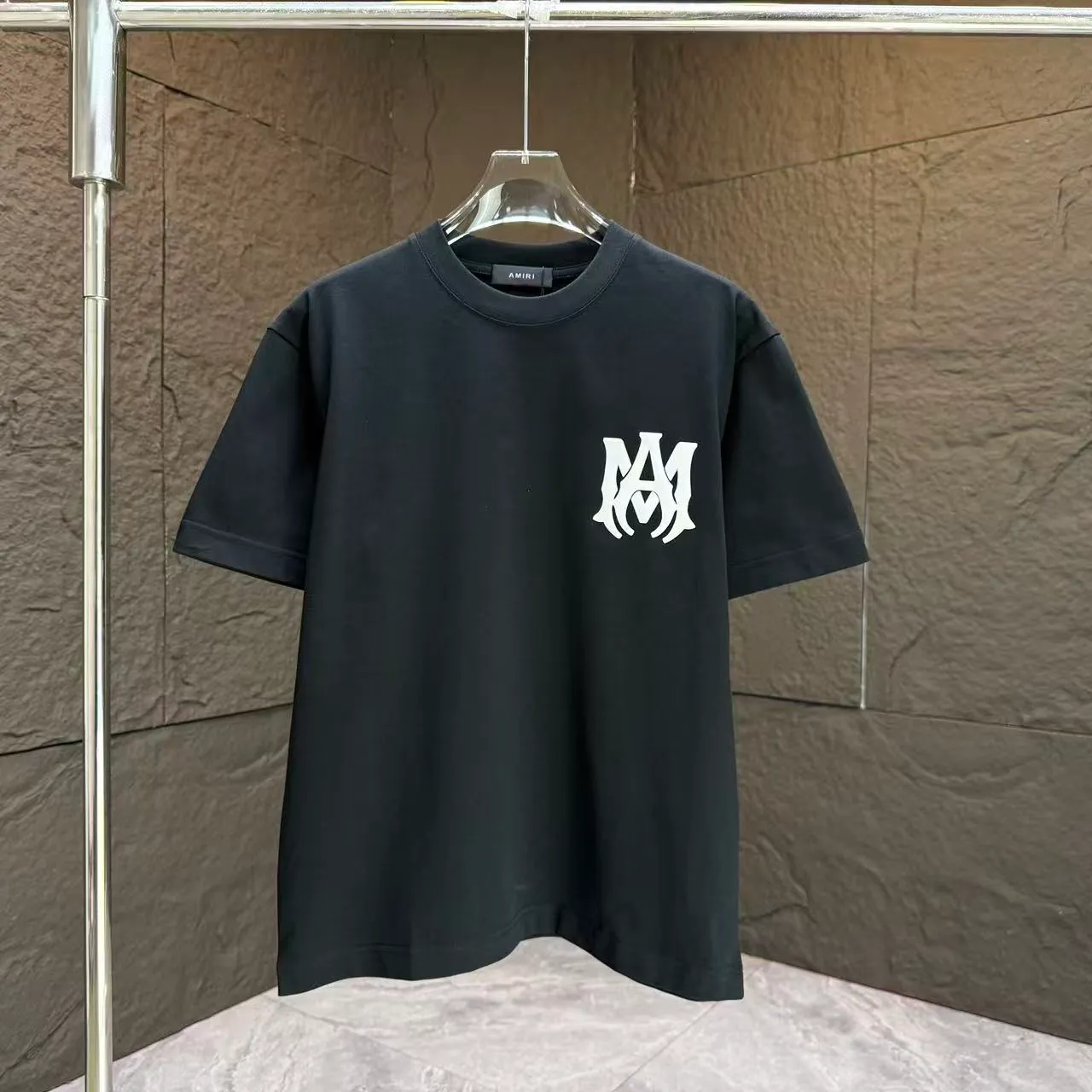 P150 AMIRI* 2025 autumn and winter new short-sleeved T-shirt Customized pure cotton letter logo three-dimensional foam Color: black white clever color dark red Size: S M L XL XXL
