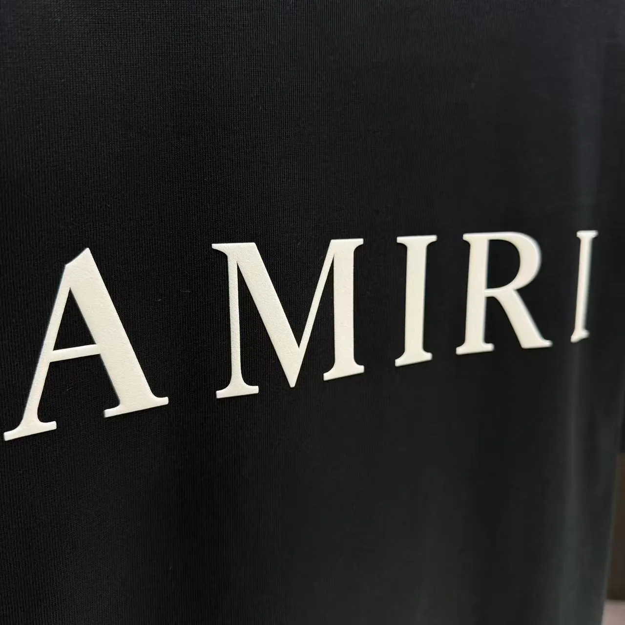P150 AMIRI* 2025 autumn and winter new short-sleeved T-shirt Customized pure cotton letter logo three-dimensional foam Color: black white clever color dark red Size: S M L XL XXL