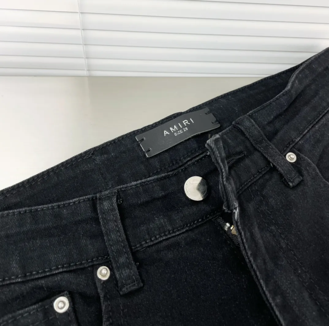 P260 🔥Heavy industrial model Item No.: A01 Style: AMIRI hot-drilled high street jeans (micro-elastic) The fabric is made of customized cotton denim, high temperature shaping, heavy sand washing, non-fading, customized hardware, all with exclusive logo, one-to-one replica of the original version, original factory trademark, loose version, same style for men and women. Color: black Size #28 30 32 34➡️S M L XL Size reference picture 9⃣️