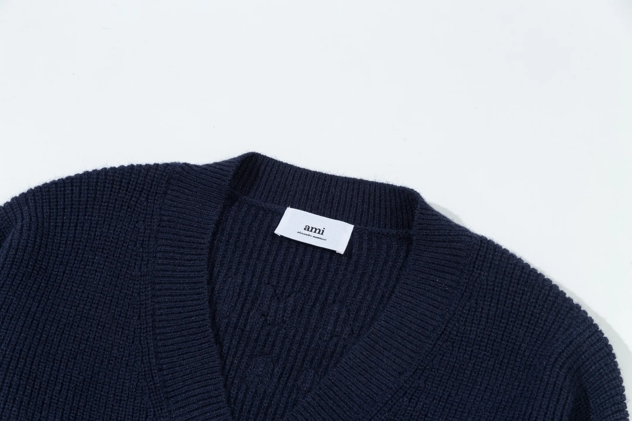 A8185# AMI Paris 2025 new autumn and winter woven ADC striped V-neck pullover long-sleeved love text logo sheep knitted sweater jacket 800G high weight Oversize version same style for men and women Color: Baolan Apricot Size: S-XL