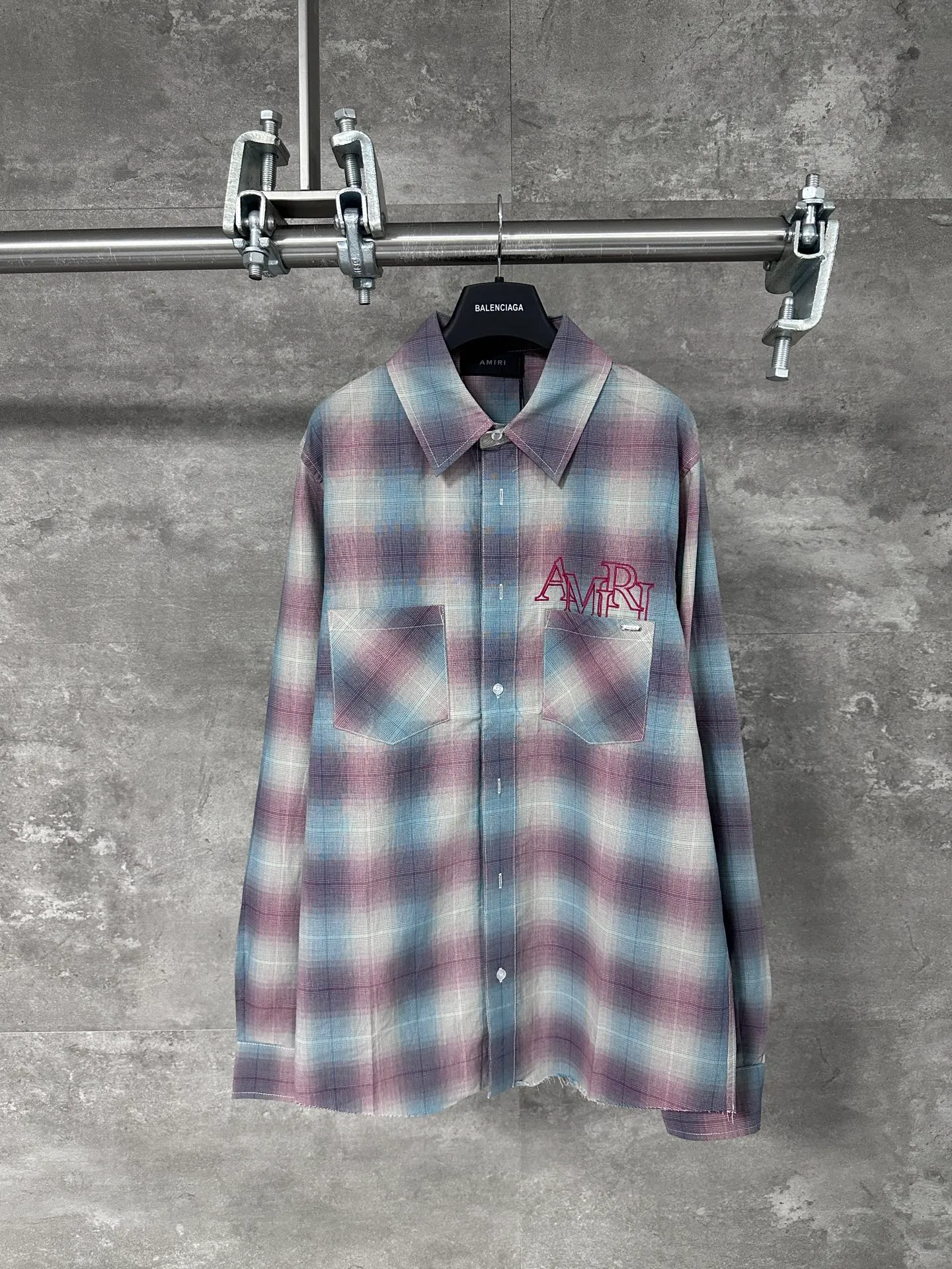 P360 💰 Amiri 2024SS spring and summer new color, knitted long-sleeved lapel shirt, custom yarn colorful plaid fabric, hem frayed and distressed effect, symmetrical patch pockets on the chest, brand logo letter embroidery embellishment, large round red embroidery on the back! Same style for men and women Size: S.M.L.XL