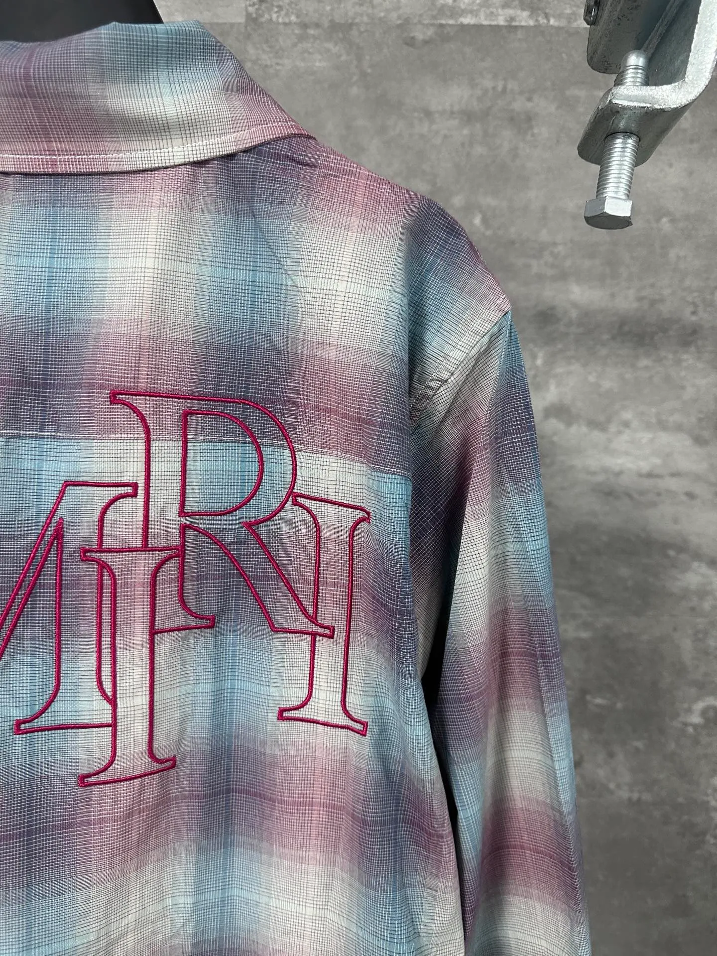P360 💰 Amiri 2024SS spring and summer new color, knitted long-sleeved lapel shirt, custom yarn colorful plaid fabric, hem frayed and distressed effect, symmetrical patch pockets on the chest, brand logo letter embroidery embellishment, large round red embroidery on the back! Same style for men and women Size: S.M.L.XL
