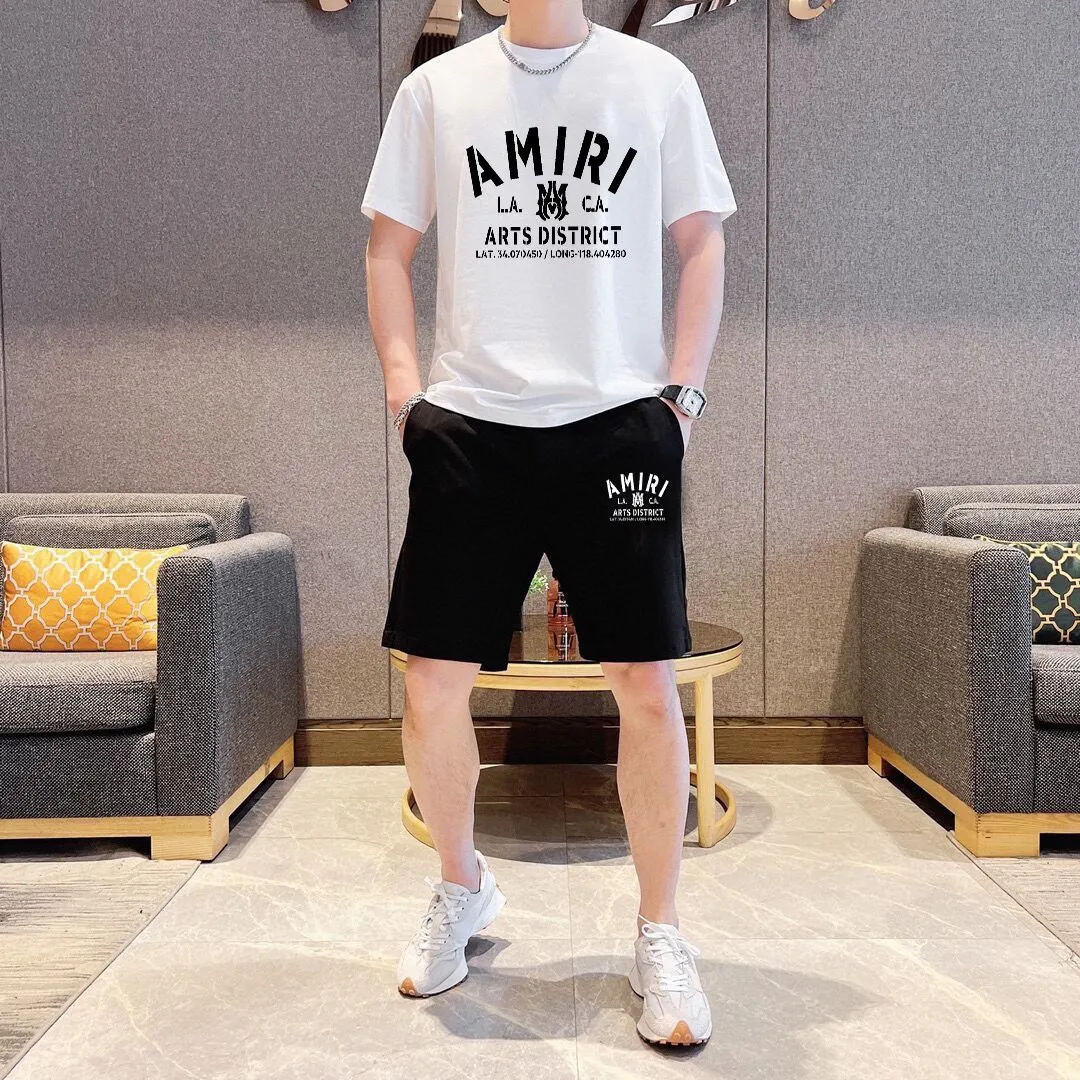 P280 Brand [AMIRI] 2025 new men’s short-sleeved shorts suit! Synchronous sales on the official website! High-end version on the market! It feels delicate and soft! Make you more comfortable to wear! The draped silhouette is awesome! Size: M-5XL (please state your height and weight when placing an order)