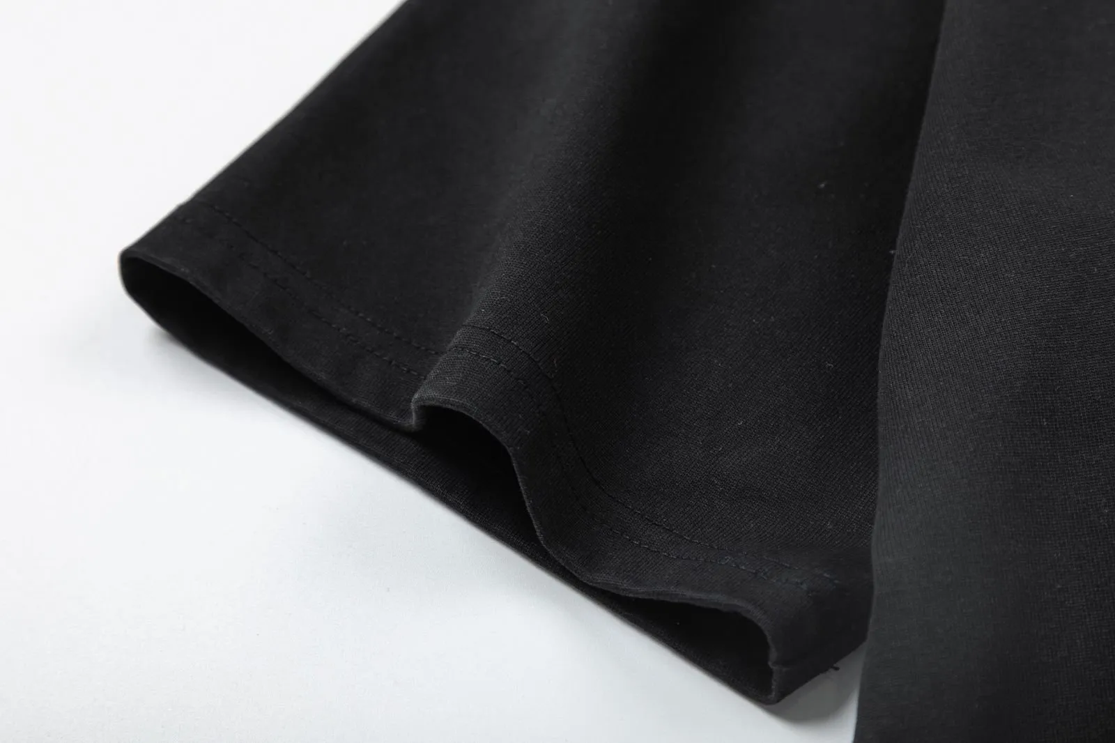8028#P152amiri washed model with hot diamond printing logo, made of 300g weight fabric, color: black. Size: S M L XL