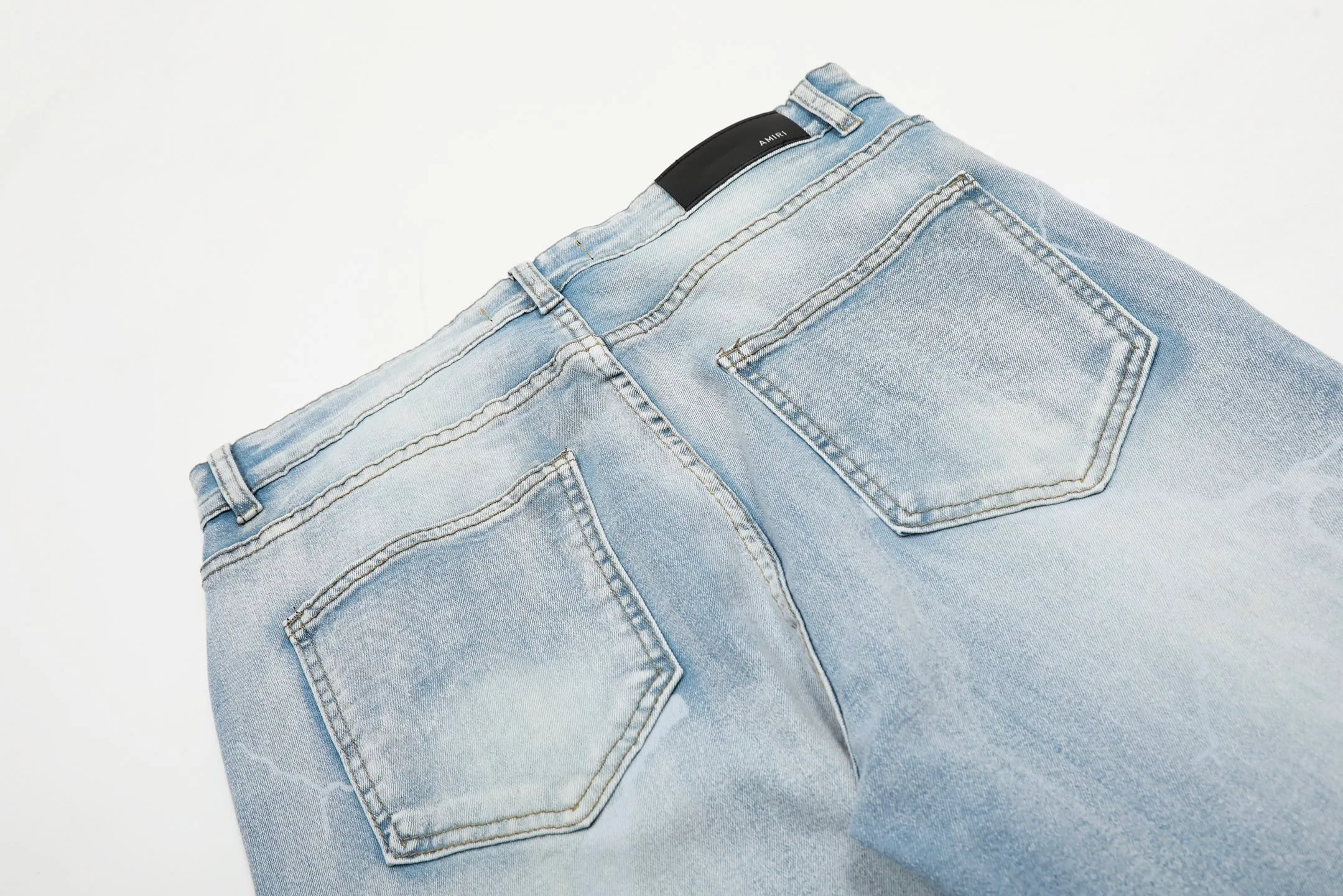 #M09 P168💰 AMIRI patch embroidery jeans trousers AMIRI high street basic ripped tight elastic jeans trousers amiri brand jeans break the production process and cutting of the original jeans, the fabrics are softer and more comfortable Hand-sewn collar label Customized logo buttons Genuine leather tag Color: blue Size: 30-32-34-36