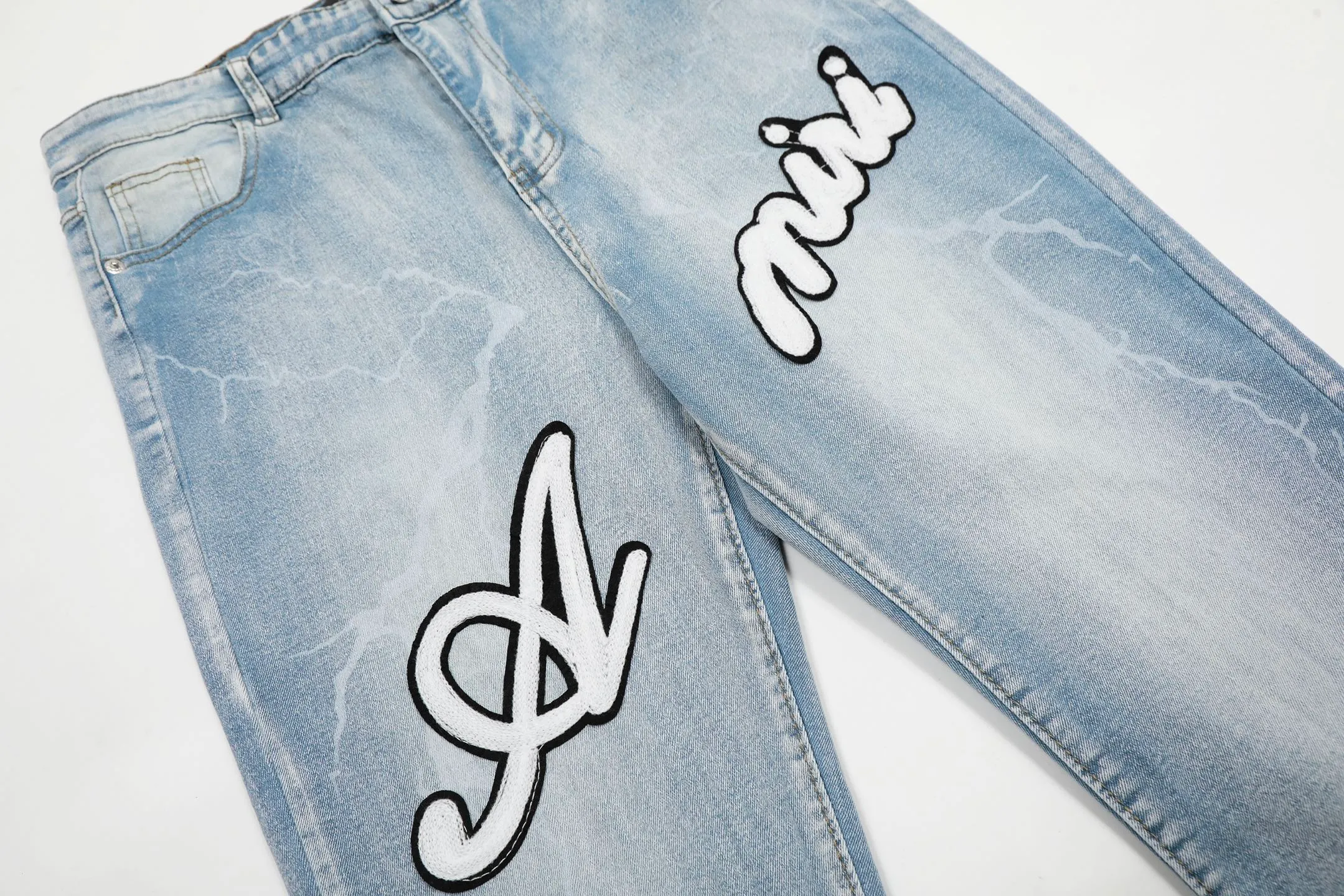 #M09 P168💰 AMIRI patch embroidery jeans trousers AMIRI high street basic ripped tight elastic jeans trousers amiri brand jeans break the production process and cutting of the original jeans, the fabrics are softer and more comfortable Hand-sewn collar label Customized logo buttons Genuine leather tag Color: blue Size: 30-32-34-36