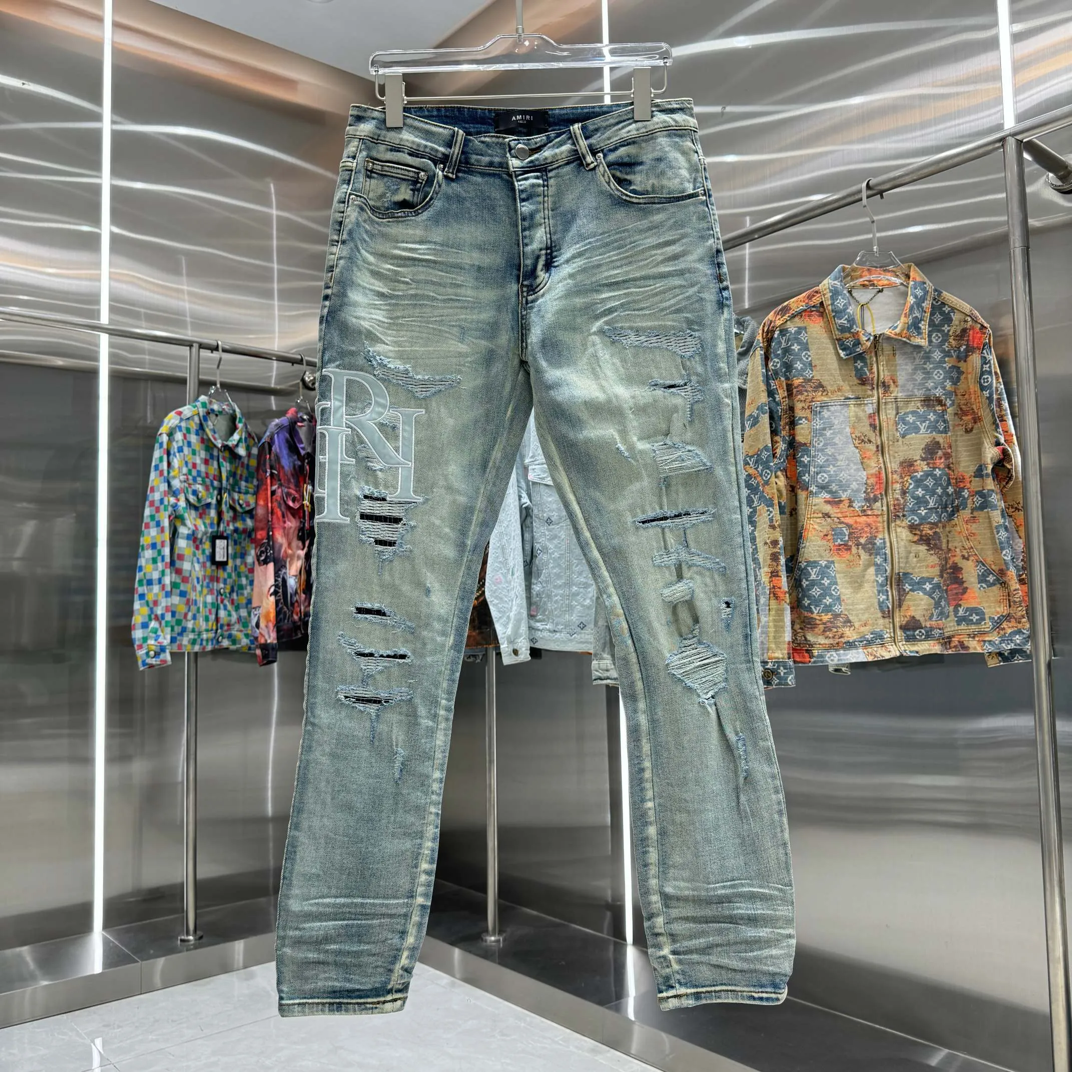 P290 Amiri ripped letter embroidery craft street fashion slim fit stretch jeans color blue size 30 32 34 36 38