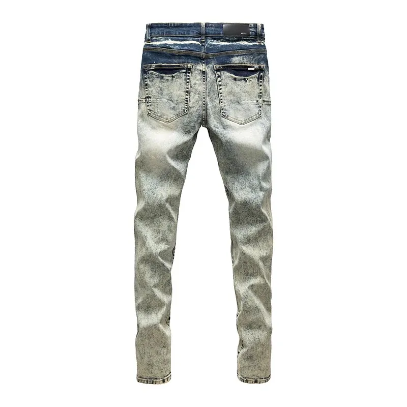 #N20 P246💰 (Top version) AMIRI hot high street jeans slim fit stretch washed knife cut trousers men's fashion AMIRI amiri is transliterated as Emil, which is the name of the founder. Mike Amiri, the founder of amiri, grew up in Los Angeles, USA. He was influenced by local street culture and Punk Rock since he was a child, so he founded the amiri brand named after himself. A variety of trendy clothing meets the needs of different trendy players. Amiri clothing has novel and unique styles and is a well-known street brand in the United States. The styles and styles of many clothes are loved by many street photographers. The various clothing styles meet the dressing needs of different people, show their unique temperament, and show the trend of dressing. amiri's jeans are relatively famous. Not only do they have many styles, but the quality of the jeans is also very good. Many celebrities have also worn amiri brand jeans. Color: Picture color Size: 28, 30, 32, 34, 36 28 30 32 34 36 Waist 71 76 81 86 91 Qianlang 26.5 27.5 28.5 29.5 30.5 Hou Lang 37 38 39 40 41 Foot 14 14.8 15.6 16.4 17.2 Foreign Minister 100 102 104 106 107