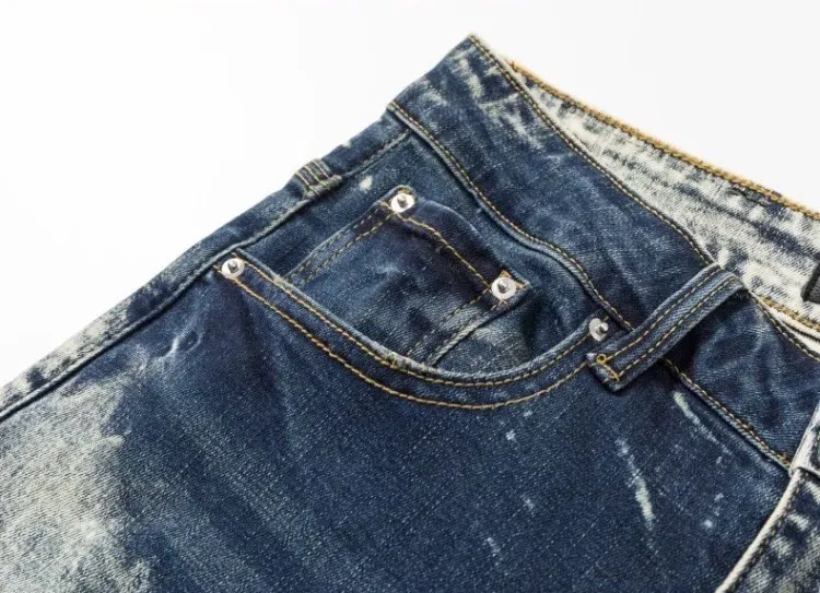#N20 P246💰 (Top version) AMIRI hot high street jeans slim fit stretch washed knife cut trousers men's fashion AMIRI amiri is transliterated as Emil, which is the name of the founder. Mike Amiri, the founder of amiri, grew up in Los Angeles, USA. He was influenced by local street culture and Punk Rock since he was a child, so he founded the amiri brand named after himself. A variety of trendy clothing meets the needs of different trendy players. Amiri clothing has novel and unique styles and is a well-known street brand in the United States. The styles and styles of many clothes are loved by many street photographers. The various clothing styles meet the dressing needs of different people, show their unique temperament, and show the trend of dressing. amiri's jeans are relatively famous. Not only do they have many styles, but the quality of the jeans is also very good. Many celebrities have also worn amiri brand jeans. Color: Picture color Size: 28, 30, 32, 34, 36 28 30 32 34 36 Waist 71 76 81 86 91 Qianlang 26.5 27.5 28.5 29.5 30.5 Hou Lang 37 38 39 40 41 Foot 14 14.8 15.6 16.4 17.2 Foreign Minister 100 102 104 106 107