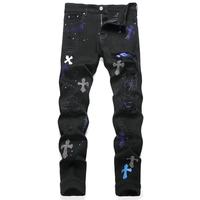 P246 💰 (Top version) AMIRI popular high street jeans slim fit stretch washed knife cut trousers for men. AMIRI amiri is transliterated as Emil, which is the name of the founder. Mike Amiri, the founder of amiri, grew up in Los Angeles, USA. He was influenced by local street culture and Punk Rock since childhood, so he founded the amiri brand named after himself. A variety of trendy clothing meets the needs of different fashion players. Amiri clothing has novel and unique styles and is a well-known street brand in the United States. The styles and styles of many clothes are loved by many street photographers. The various clothing styles meet the dressing needs of different people, show their unique temperament, and show the trend of dressing. amiri's jeans are relatively famous. Not only do they have many styles, but the quality of the jeans is also very good. Many celebrities have also worn amiri brand jeans. Color: Picture color Size: 28, 30, 32, 34, 36 28 30 32 34 36 Waist 71 76 81 86 91 Qianlang 26.5 27.5 28.5 29.5 30.5 Hou Lang 37 38 39 40 41 Foot 14 14.8 15.6 16.4 17.2 Foreign Minister 100 102 104 106 107