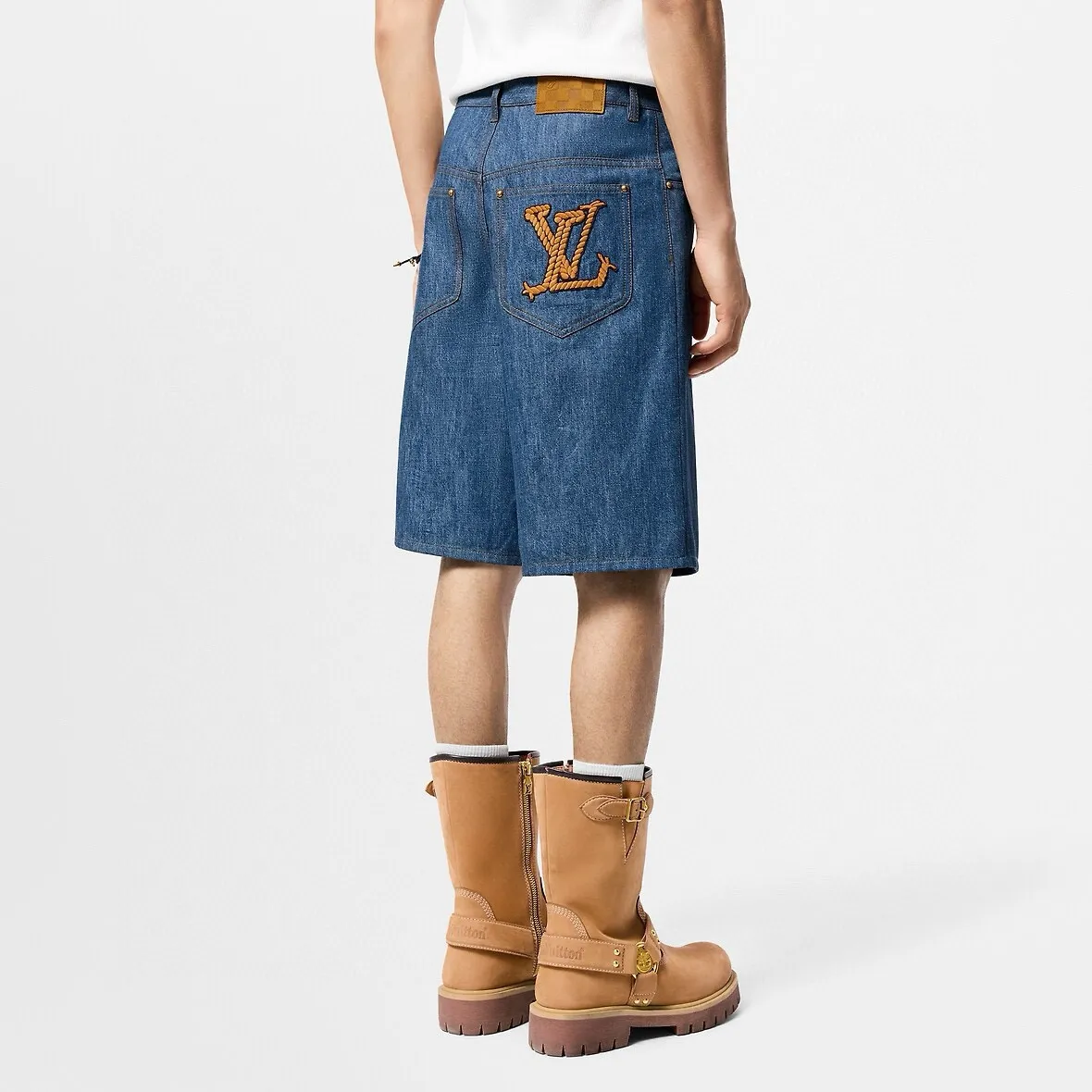 Upper body picture LV 2024 FW new autumn and winter style cotton denim blue casual shorts classic fit Damier nubuck label decoration on the back waist LV Ropes embroidered rope effect with brand patch logo metal lettering studs and buttons
