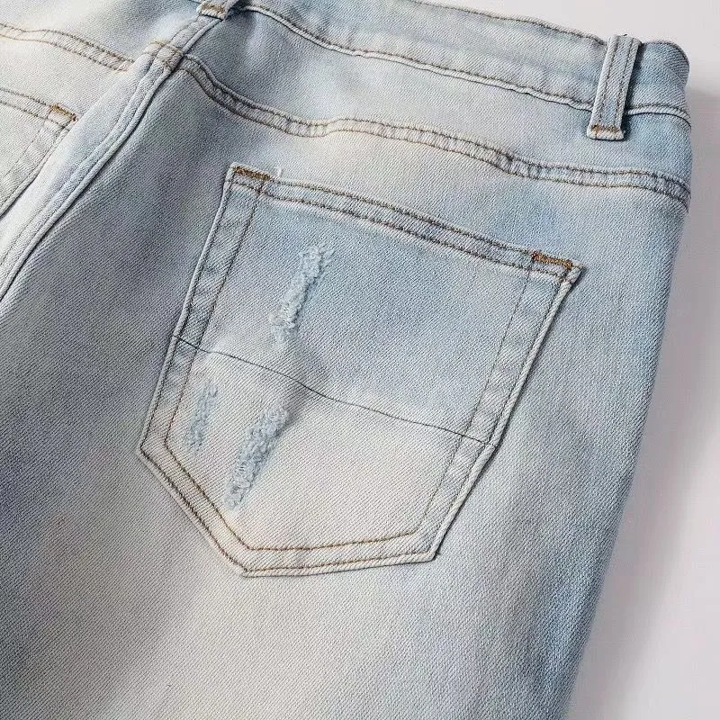 #M68 P168💰 AMIRI patch embroidery jeans trousers AMIRI high street basic ripped tight elastic jeans trousers amiri brand jeans break the production process and cutting of the original jeans, the fabrics are softer and more comfortable Hand-sewn collar label Customized logo buttons Genuine leather tag Color: Picture color Size: 30-32-34-36