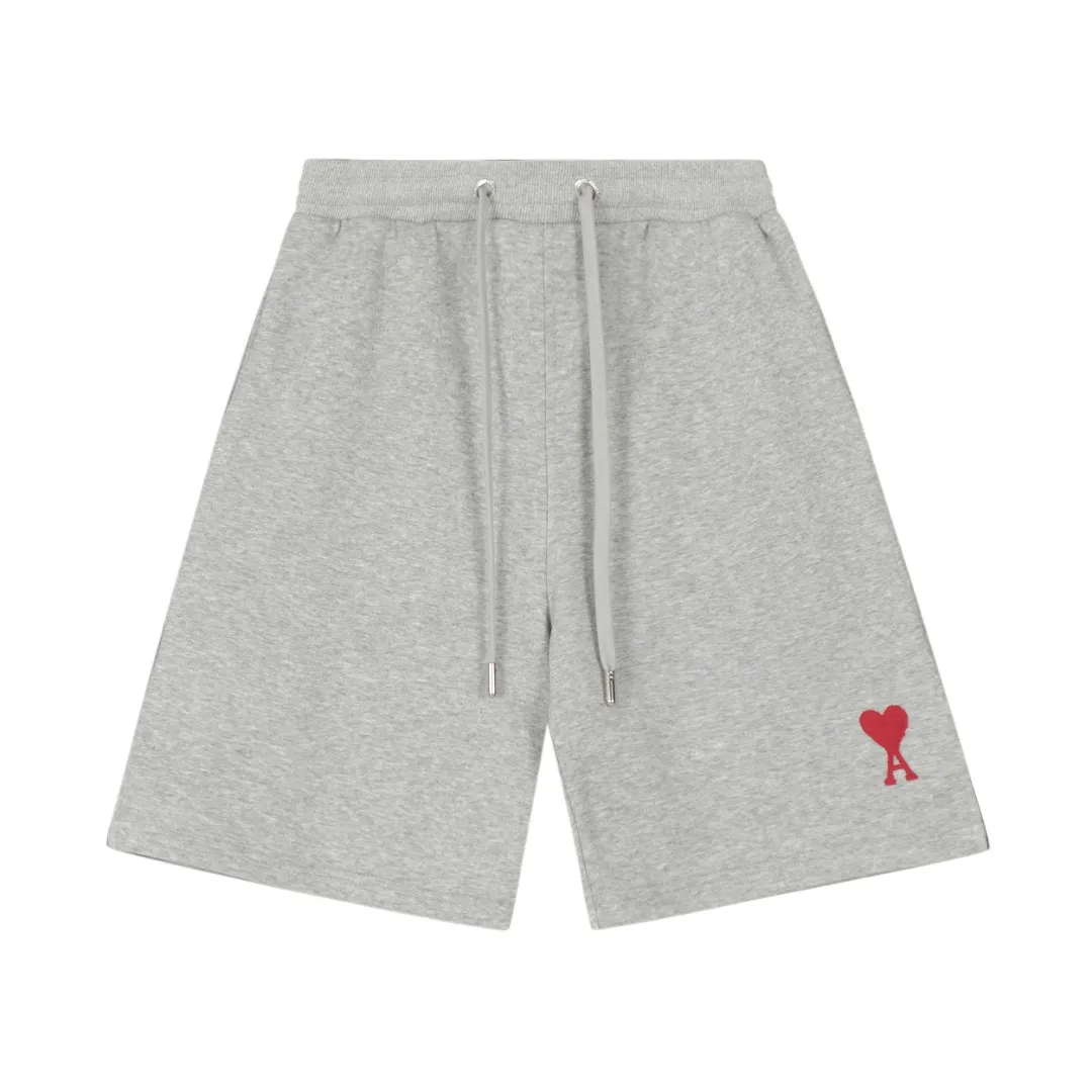 AMI/Amy Macaron Embroidered Heart Classic Shorts Put aside all the messy words and let’s go directly to the product parameters: ✅380g customized rough-feel fabric ✅Correct workmanship Every detail is 100% restored to the official website ✅Threads are made of 500g high-gram heavyweight pure cotton threads Custom-woven and dyed in the same color in the same vat No color difference with the fabric Machine washable and not easy to deform ✅No comparison and no damage Differentiating the market currency Correct workmanship details High-quality pure cotton fabric ✅The webbing is made of custom-dyed high-density and high-thickness webbing. Comparing with the official website. ✅The only correct embroidery of the same material on the market. Differentiating the fakes on the market at a glance. ✅The version follows the official website. It is loose and slim and can wear 210 pounds. There is no pressure for global shopping. Size: S-XL. Color (6 colors): Black, White, Gray, Navy Khaki, Rose Pink.
