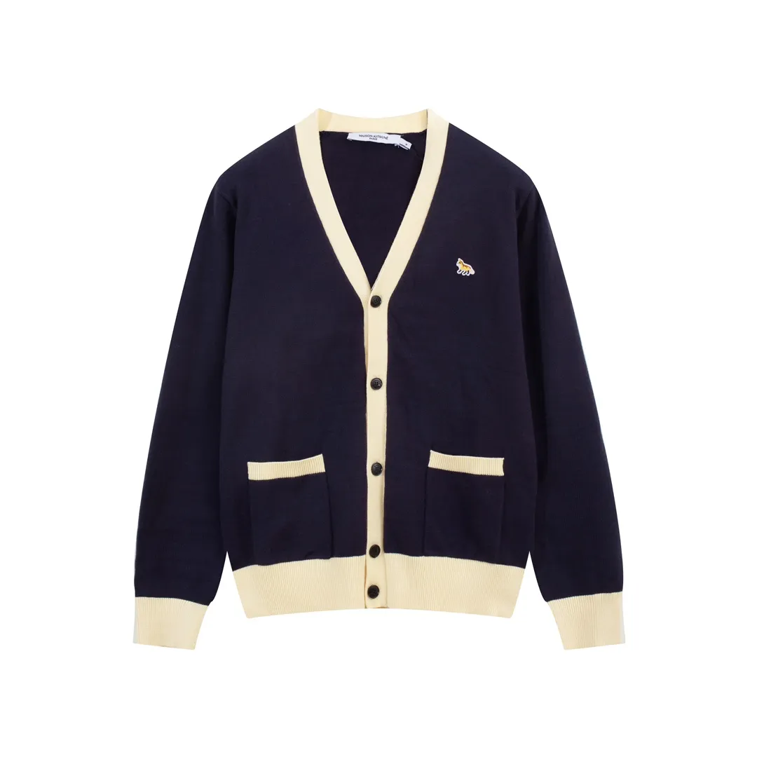 P200 A089# MAISON KITSUNE 2023 new autumn and winter classic little fox embroidered V-neck cardigan jacket sweater, same style for men and women Color: black gray light brown Baolan Size: S-XL