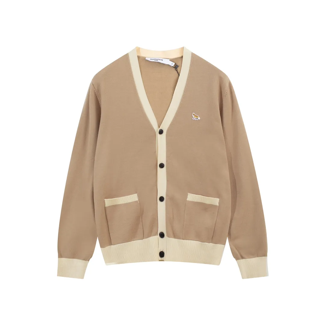P200 A089# MAISON KITSUNE 2023 new autumn and winter classic little fox embroidered V-neck cardigan jacket sweater, same style for men and women Color: black gray light brown Baolan Size: S-XL