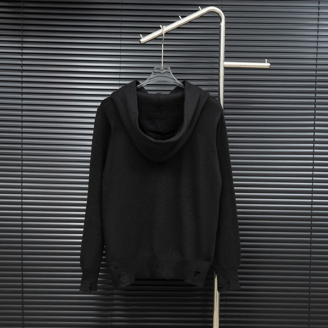 P310 Style: AMIRI distressed knitted hooded long-sleeved sweater Size: S-XXL Fabric: Wool blend Accessories: Full set of customized original accessories No gender distinction, same style for men and women
