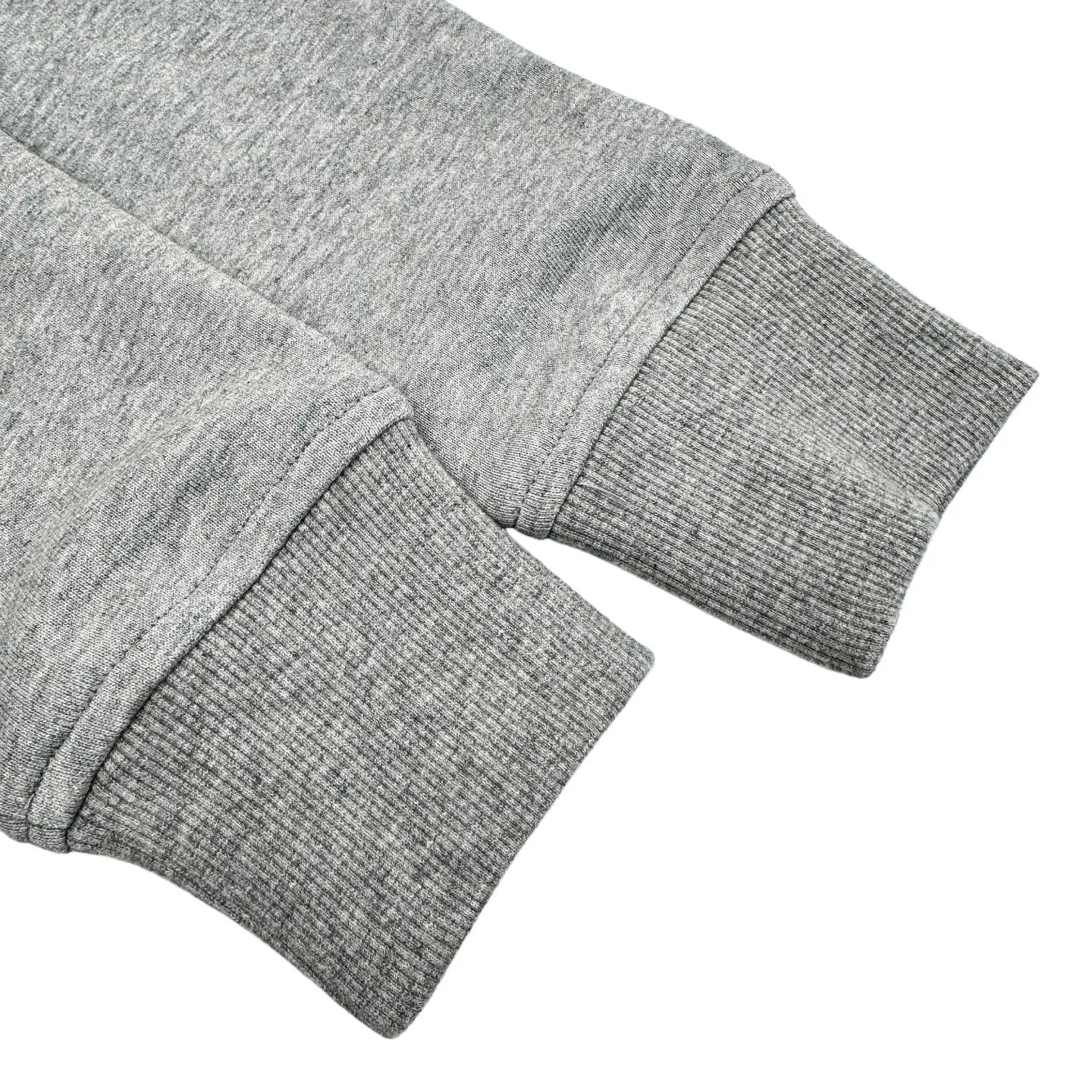 🅿️480 [Exclusive supply] Ami love embroidered hooded jacket (grey). Original purchase and development of 3,400 yuan. The fabric is made of custom-made mercerized cotton. It feels delicate and comfortable to the skin. It is based on matte gray. It comes with a soft light filter. The black silk thread dances on the chest with love embroidery. It is low-key and powerful. The French romantic code is engraved. It is the ultimate simplification of color. It also conveys the love and persistence of life. Use simplicity to control complexity, outline the silhouette with freedom, and use imported machine embroidery technology. Use advanced computer control systems and precision mechanical components to realize Ami love embroidery operations with high precision. The lines are smooth and delicate, and the fabrics have been washed. It has a better hand feel and texture. It is not easy to deform, not easy to shrink, not easy to fade, and maintains long-term beauty. Size:S-M-L-XL