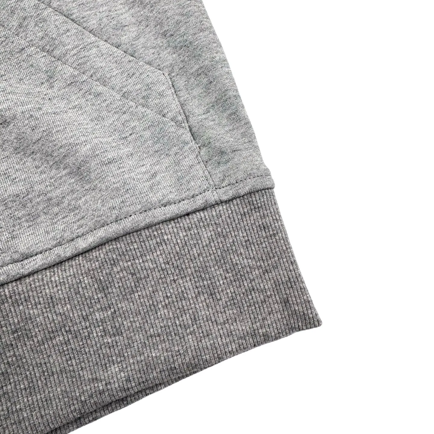 🅿️480 [Exclusive supply] Ami love embroidered hooded jacket (grey). Original purchase and development of 3,400 yuan. The fabric is made of custom-made mercerized cotton. It feels delicate and comfortable to the skin. It is based on matte gray. It comes with a soft light filter. The black silk thread dances on the chest with love embroidery. It is low-key and powerful. The French romantic code is engraved. It is the ultimate simplification of color. It also conveys the love and persistence of life. Use simplicity to control complexity, outline the silhouette with freedom, and use imported machine embroidery technology. Use advanced computer control systems and precision mechanical components to realize Ami love embroidery operations with high precision. The lines are smooth and delicate, and the fabrics have been washed. It has a better hand feel and texture. It is not easy to deform, not easy to shrink, not easy to fade, and maintains long-term beauty. Size:S-M-L-XL