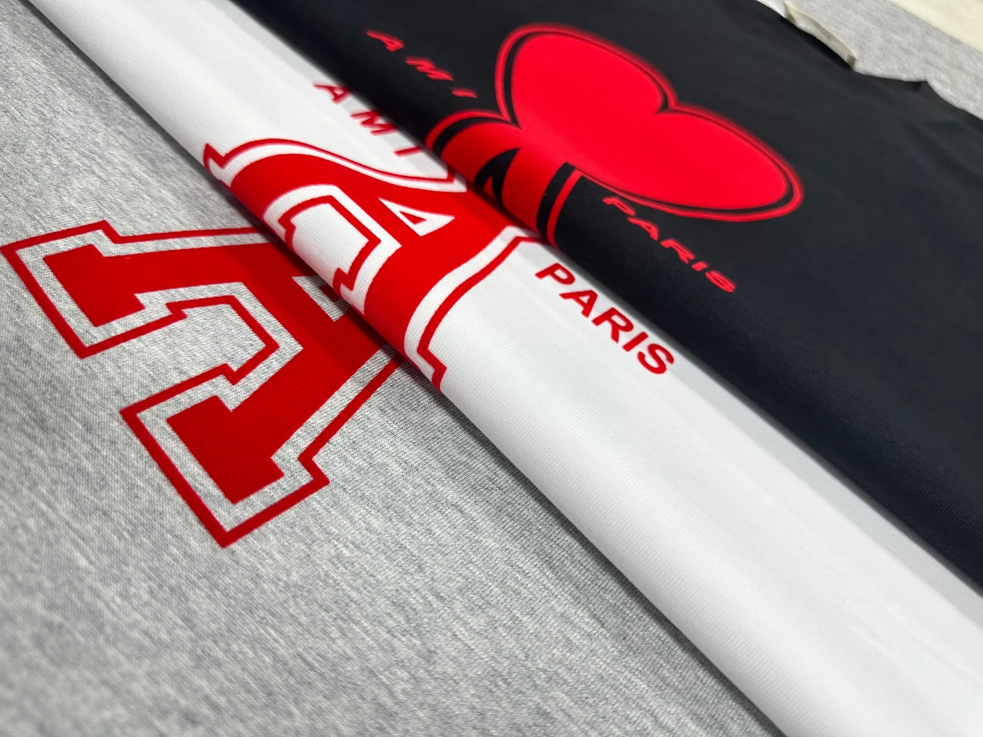 🅿️180 Ami* 2025 spring and summer new style Ami love letter red flocking Customized double yarn plain cotton fabric Short-sleeved T-shirt Uniform for men and women Color: black white floral gray Size: S (90-130 pounds) M (120-150 pounds) L (140-165 pounds) XL (160-180 pounds) XXL (180-210 pounds)