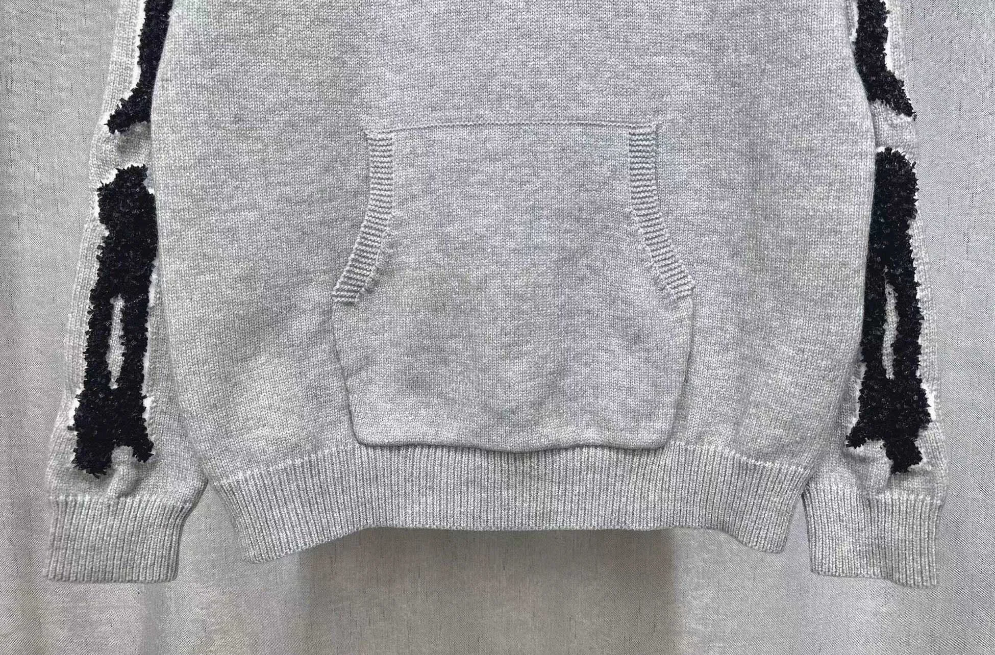 P290 🎉AMIRI new hooded sweater, logo embroidery on the chest + belly bag, 1:1 towel embroidery on the sleeves. Color: apricot white, red, gray, black, size: S M L XL XXL