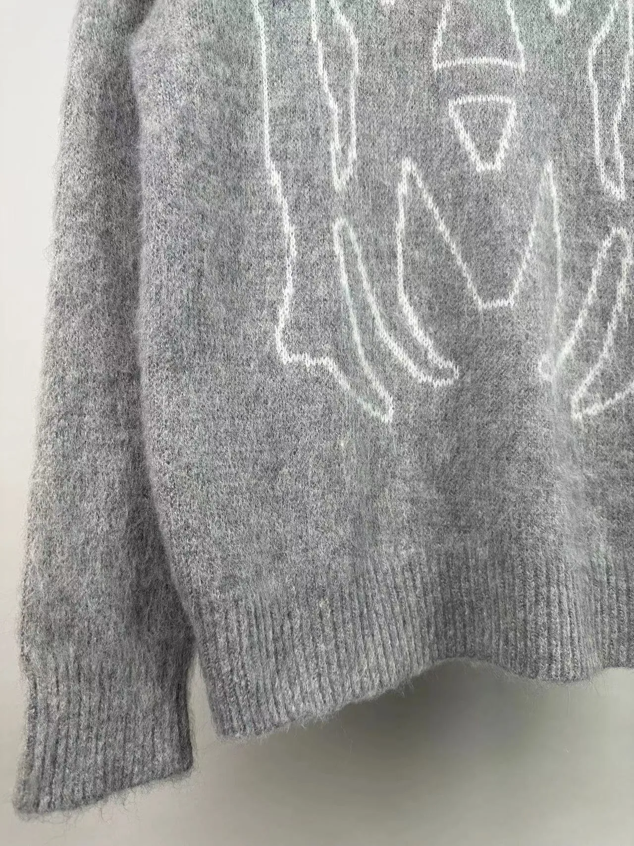 P240 🎉AMIRI new seahorse wool sweater, exclusive large logo jacquard on the front, color: gray black digital: S M L XL XXL