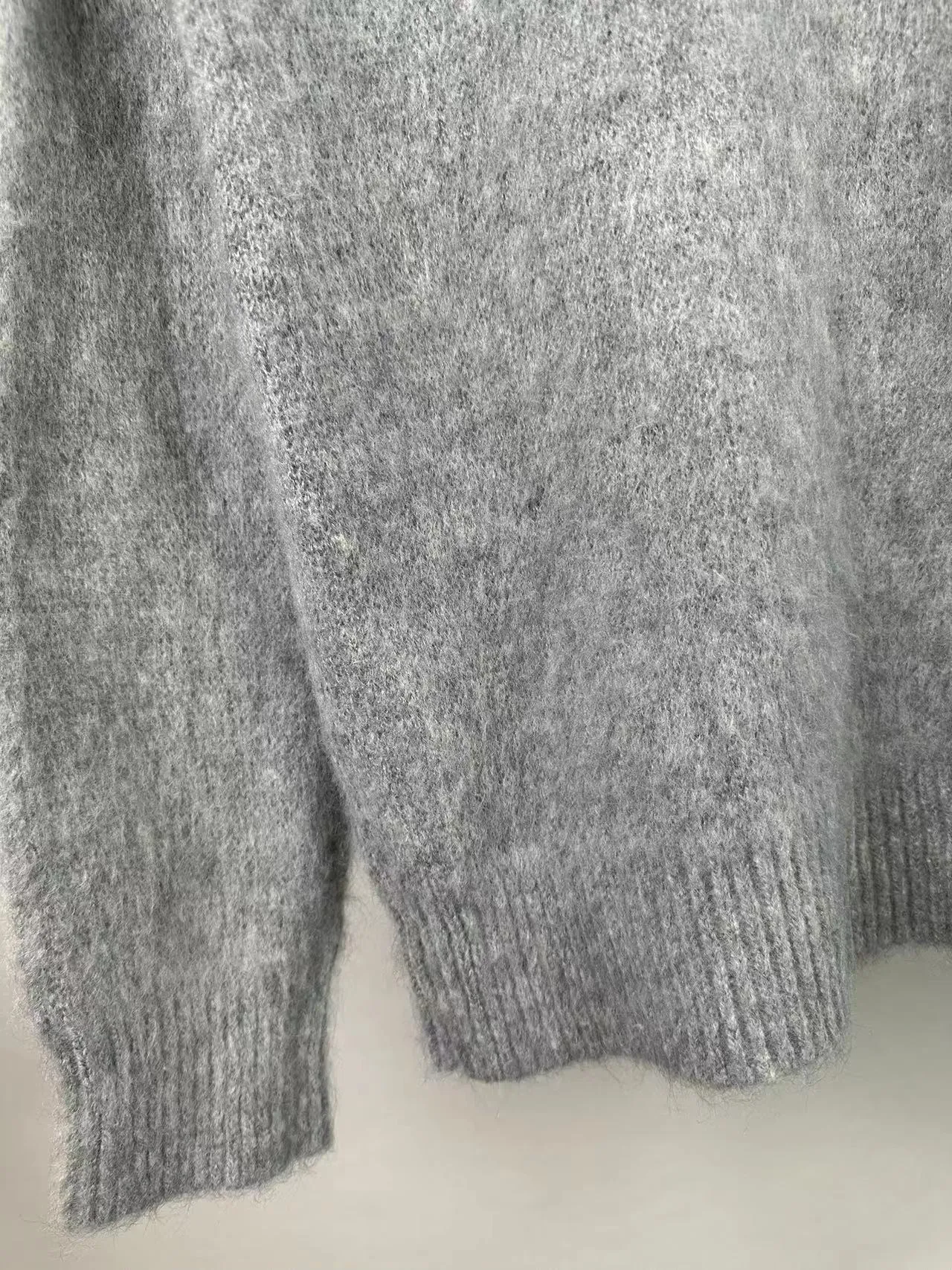 P240 🎉AMIRI new seahorse wool sweater, exclusive large logo jacquard on the front, color: gray black digital: S M L XL XXL