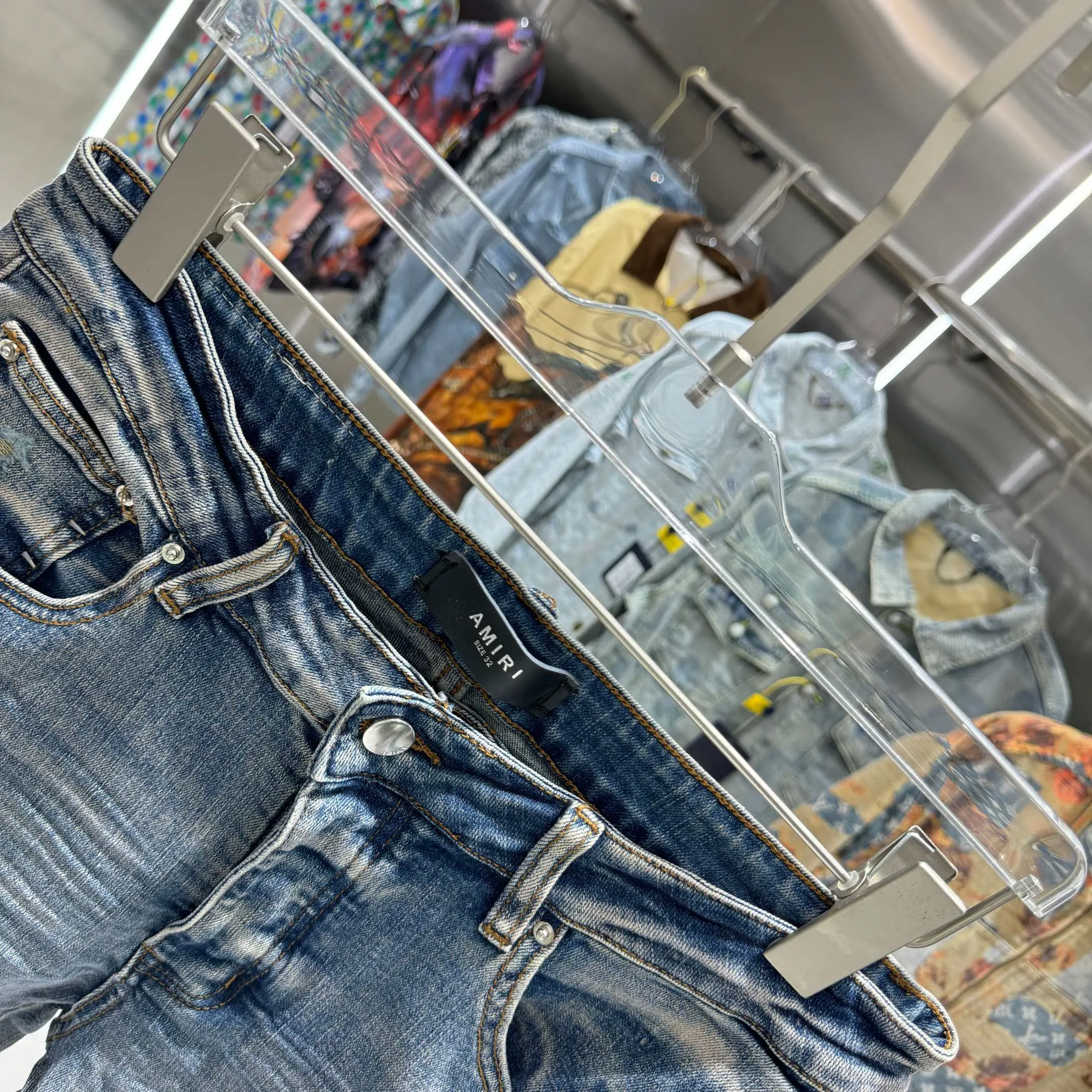P290 Amiri ripped letter embroidery craft street fashion slim fit stretch jeans color blue size 30 32 34 36 38