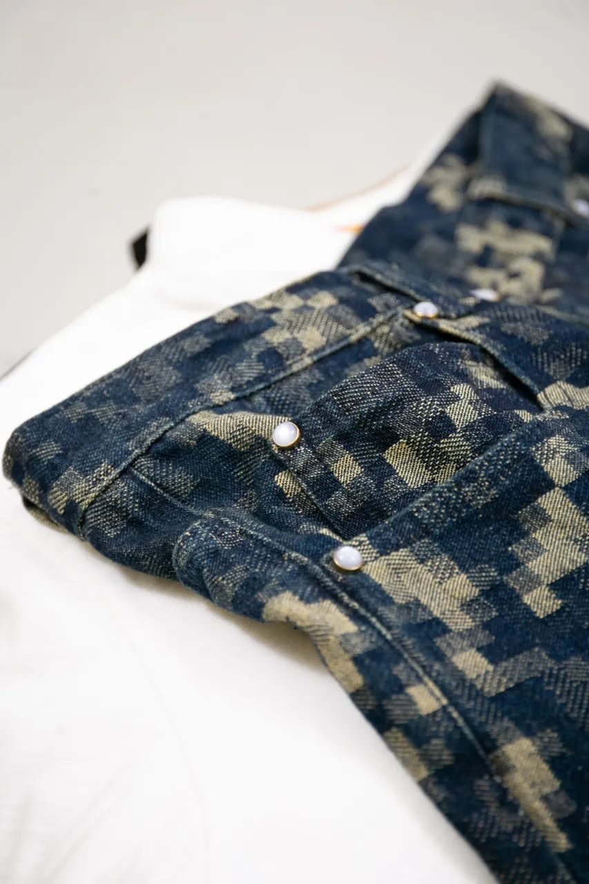 Lv Year of the Snake Snake Print Jeans This style of skateboard jeans is made from seasonal Snakoflage denim, and reinterprets the Damoflage pattern with pixel-style snake jacquard. The rear Damier label is embellished with pearlescent buttons and rivets, and can be paired with the matching collarless jacket for an edgy dandy look.  Size: 30 32 34 36