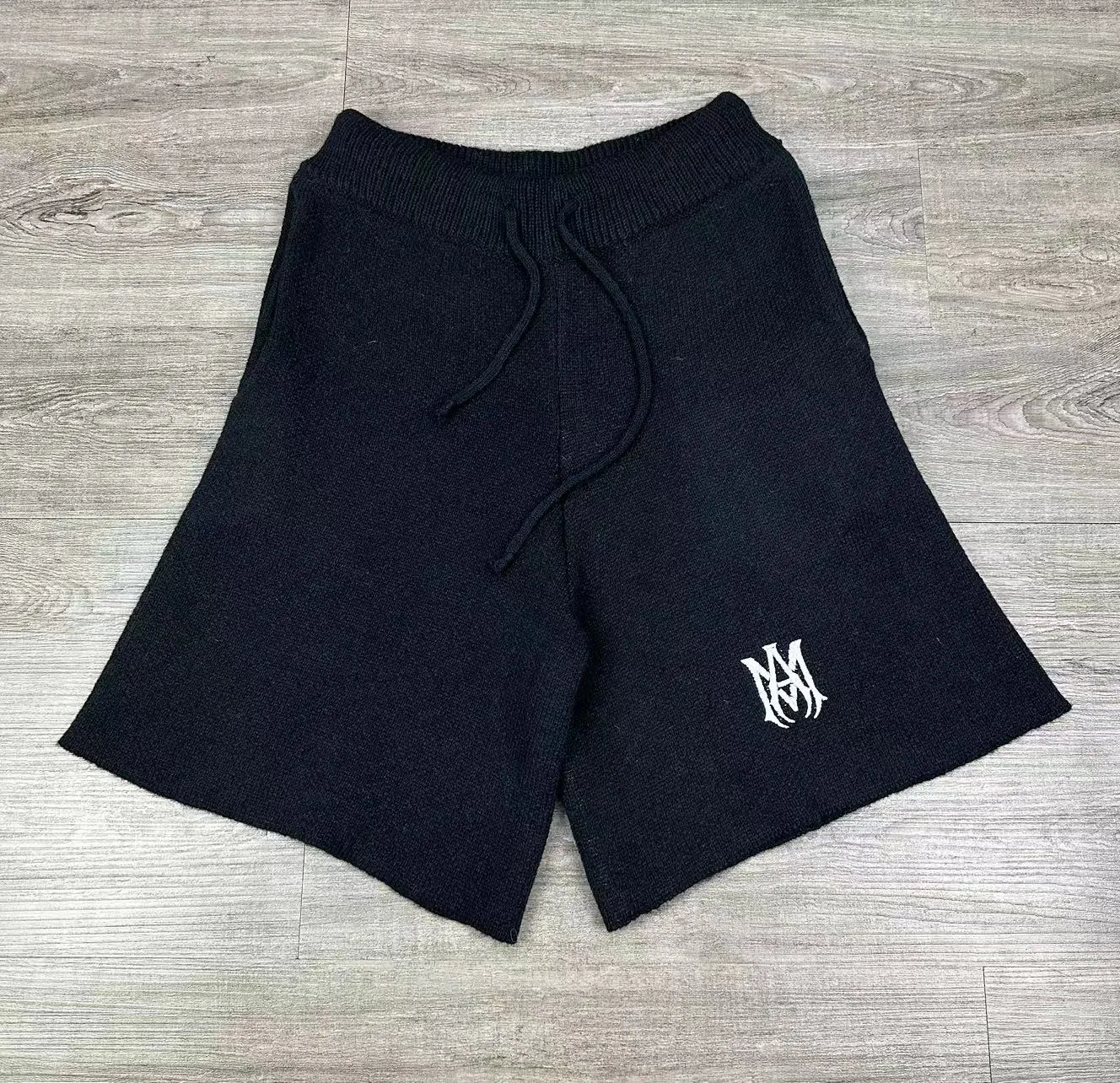 P300 AMIRI vest sweater suit, classic logo jacquard on top, exclusive logo embroidery on shorts, color: white, black, size: S M L XL XXL