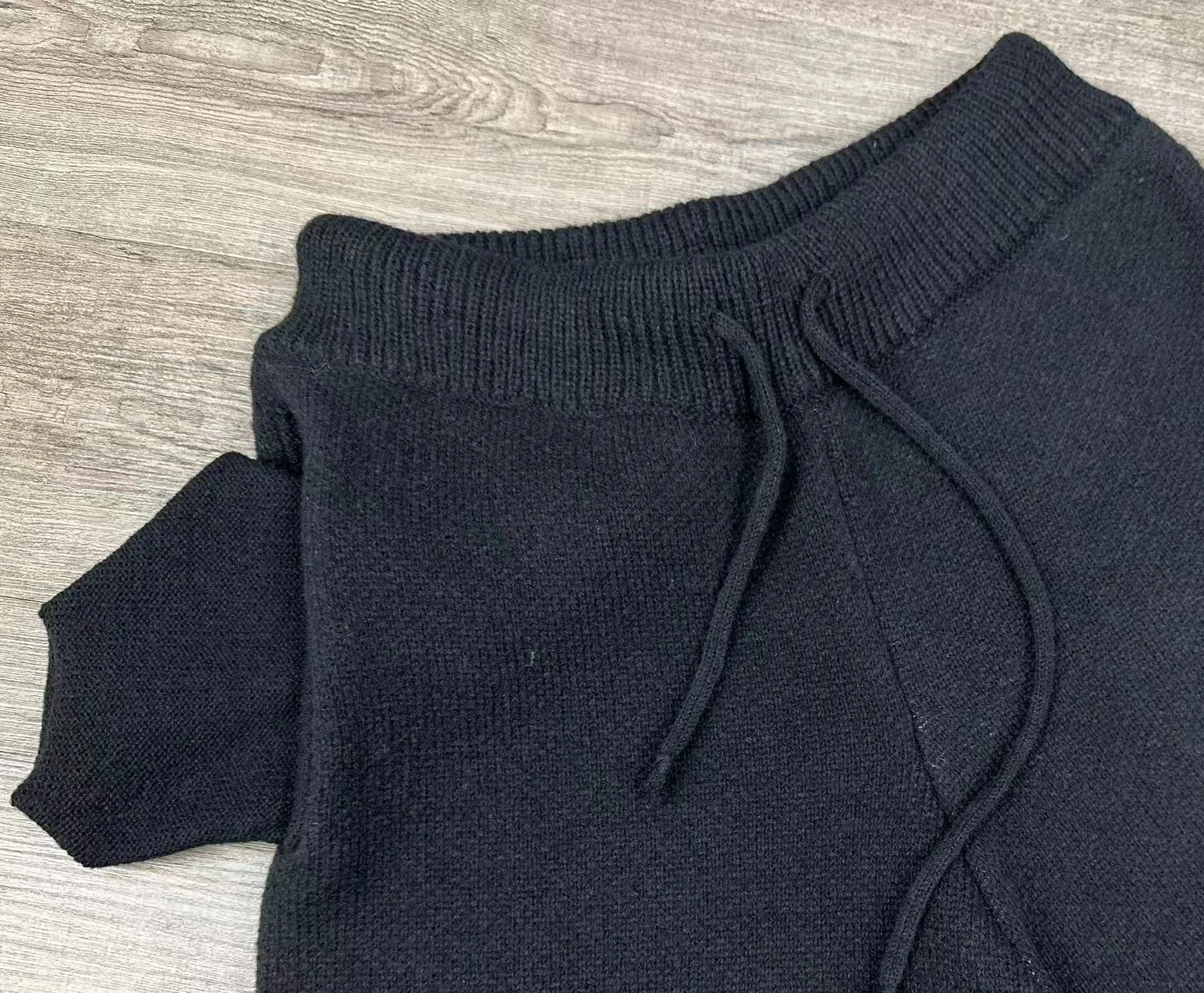 P300 AMIRI vest sweater suit, classic logo jacquard on top, exclusive logo embroidery on shorts, color: white, black, size: S M L XL XXL