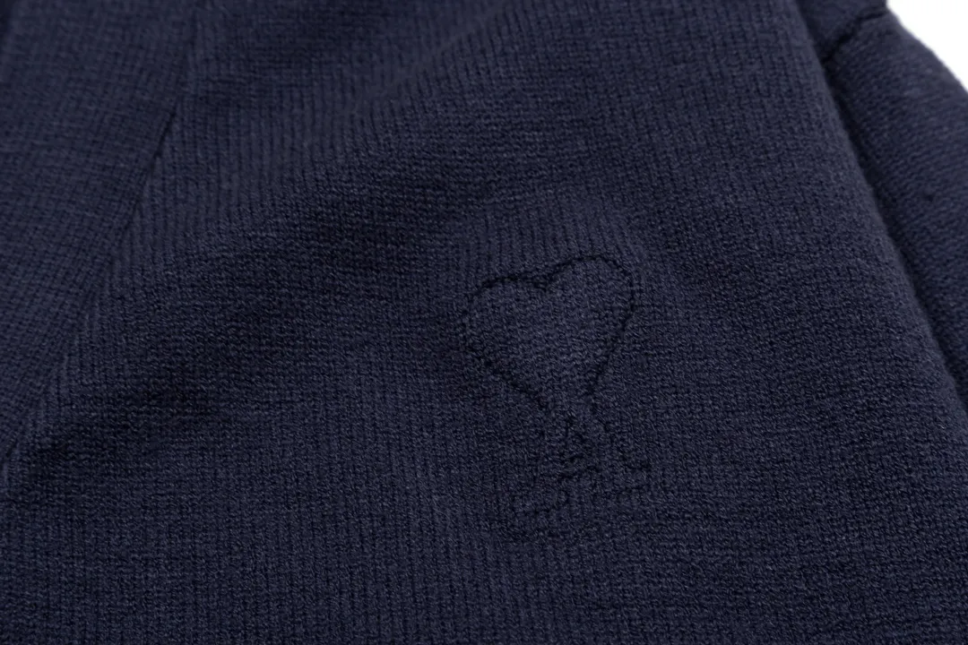 A8170# Ami Paris 2024 autumn and winter new three-dimensional love solid color V-neck cardigan wool heart embroidered wool sweater lazy style oversize version for men and women Color: Royal Blue Aqua Green Apricot Code Number: S-XL