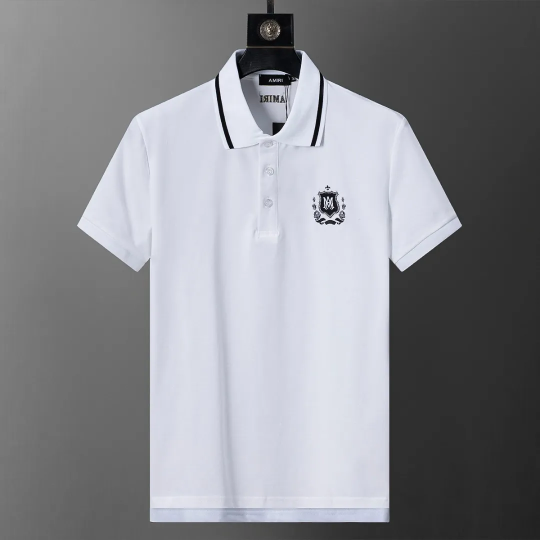 P150 Mili's 2026 spring and summer official website's new lapel T-shirt is made of mercerized pearl fabric and embroidered on the chest. It is handsome, the fabric is comfortable, the workmanship is rigorous, and the threads are neatly routed. Good upper body effect·size M-3XL white
