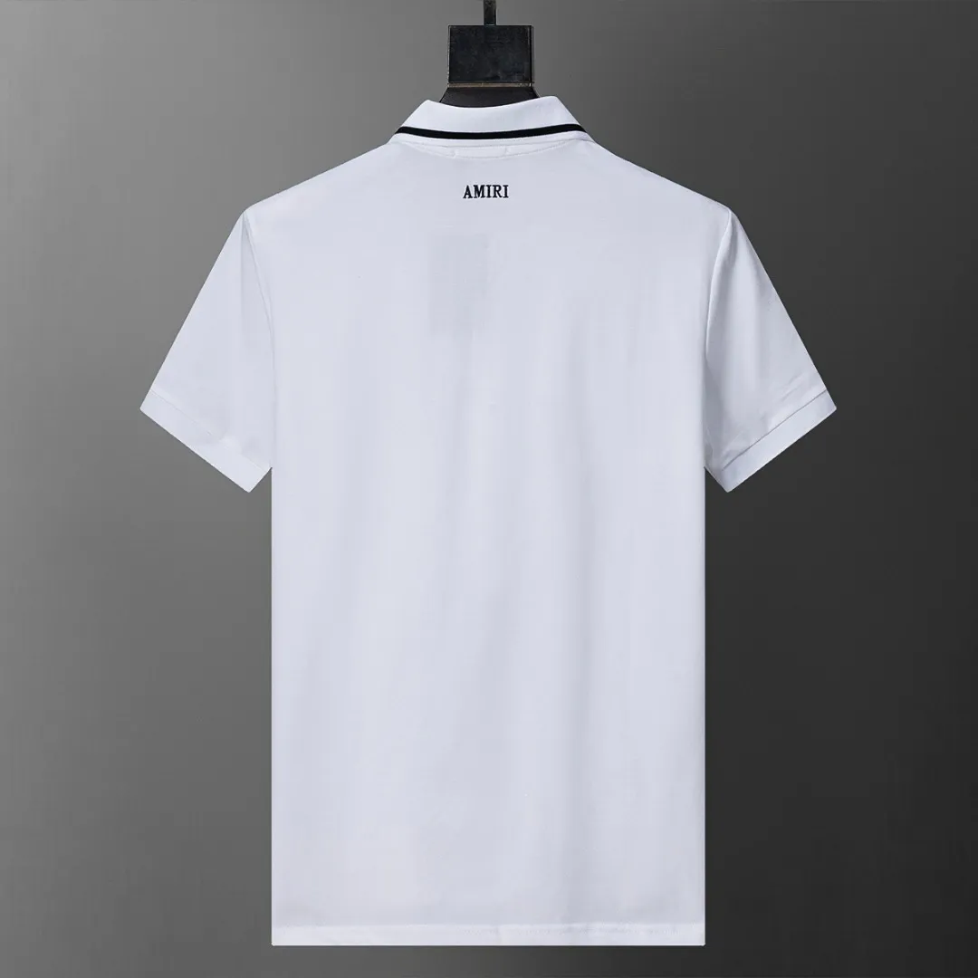 P150 Mili's 2026 spring and summer official website's new lapel T-shirt is made of mercerized pearl fabric and embroidered on the chest. It is handsome, the fabric is comfortable, the workmanship is rigorous, and the threads are neatly routed. Good upper body effect·size M-3XL white