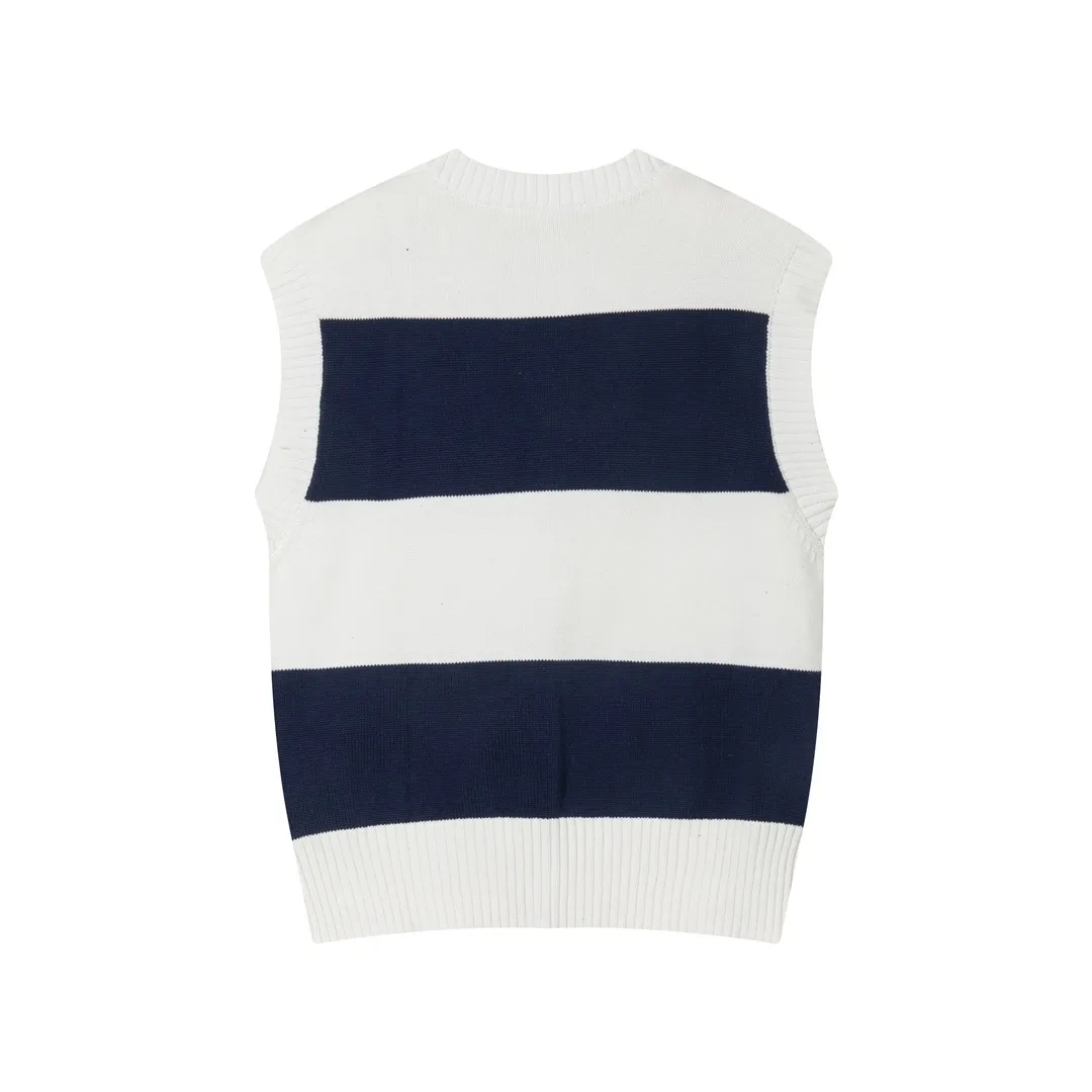 A088# AMI Paris2023 new sleeveless striped sweater vest vest with small love heart towel embroidery on the chest. Carefully woven with cotton and wool blended yarn. Same style for men and women. Color: black and white, blue and white. Size: S-XL.