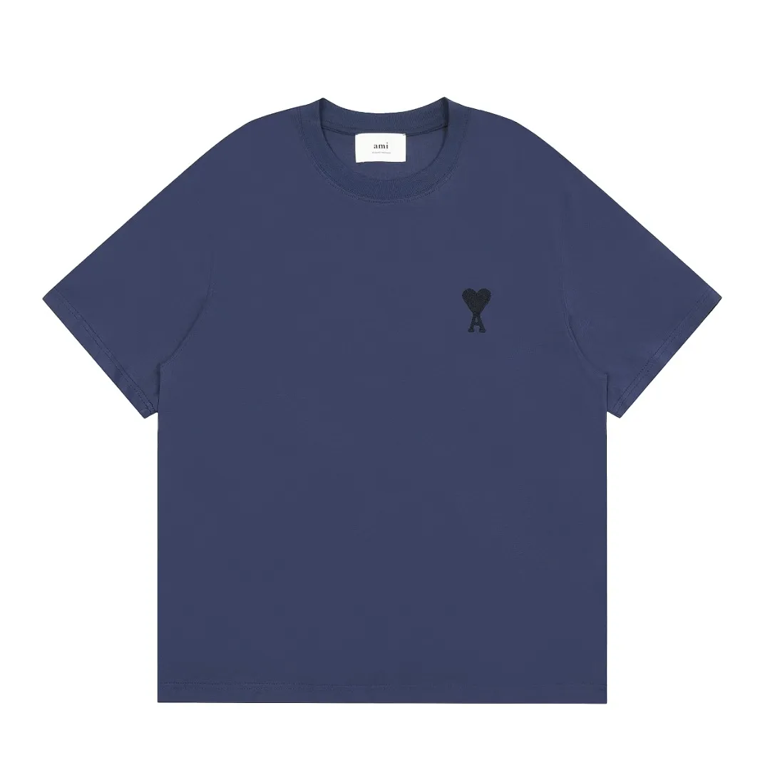 🅿️116 "The first quality in the market" Style number: LT3109# Ami Ami 2024ss spring and summer classic new embroidered love short sleeves We have been making this style for the third year. At the beginning, there were no counters in mainland China and we were already making it. The quality and details are invincible. Order with confidence and pay attention to the details. ✅2024 newly upgraded two-end folding handmade main wheat. Restore the counter. ✅240G Xinjiang long-staple cotton top double yarn. The shrinkage rate is controlled at 2%. Export-grade solid color quality, truly not easy to deform, shrink or fade. ✅Details are the only one in Guangzhou. Half-fold neck design at the counter. Complex workmanship. ✅The maximum size can be worn up to 230 catties. No pressure to export to Europe and the United States. Sizes S-XL Color (8 colors): Black, navy, oatmeal, pink, white, gray, light blue, rose pink