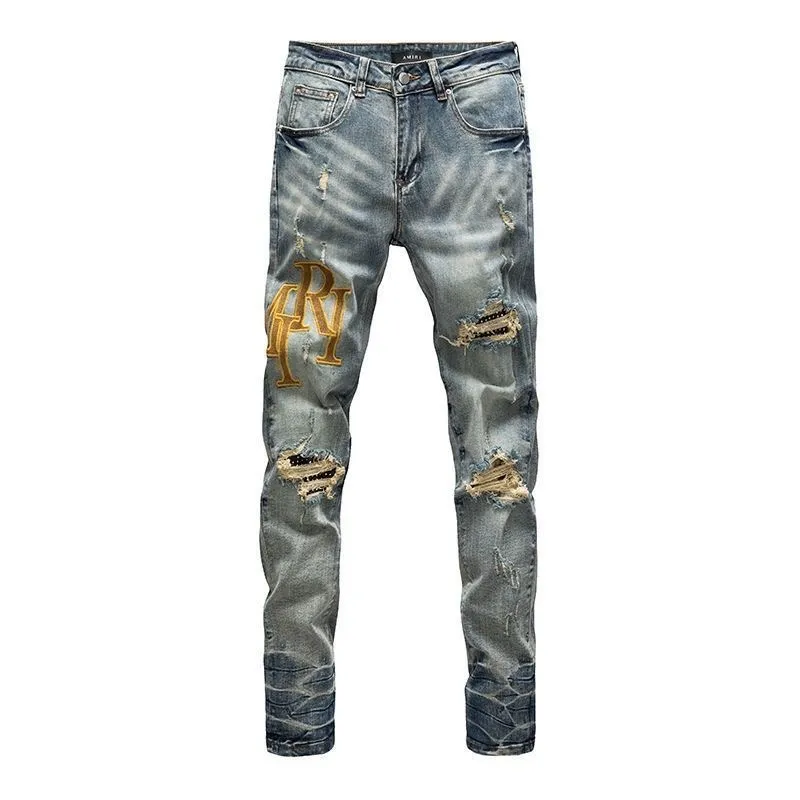 P166 Top replica AMIRI denim shorts AMIRI high street basic ripped tight stretch jeans trousers Amiriamiri is transliterated as Emil, which is the name of the founder. Mike Amiri, the founder of amiri, grew up in Los Angeles, USA. He was influenced by the local street culture Rock since he was a child, so he founded the amiri brand named after himself. A variety of trendy clothing meets the needs of different fashion players. Amiri clothing has novel and unique styles and is a well-known street brand in the United States. Many of its styles and styles are loved by many street photographers. Various clothing styles meet the needs of different people, show their unique temperament, and show the trend of dressing. amiri's jeans are relatively famous. Not only do they have many styles, but the quality of the jeans is also very good. Many celebrities have also worn amiri brand jeans. Fashionability.  Color; picture color Size: m l xl xxl