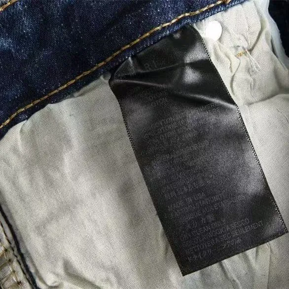 #M42 P168💰 Amiri classic embroidered patched leather distressed lettered jeans. Slim fit jeans. Produced by a major washed factory. Full of high-end. Partial destruction of the knees and patchwork design. Already used as a facade design. Leather waist nameplate. The focus of this style is not on the washing, but on the destroyed shape and version. The secret lies in the craftsmanship of the master. The cost of post-processing, grinding, cutting, etc. is far beyond the cost of assembly line products. Color: Picture color Size: 30-32-34-36