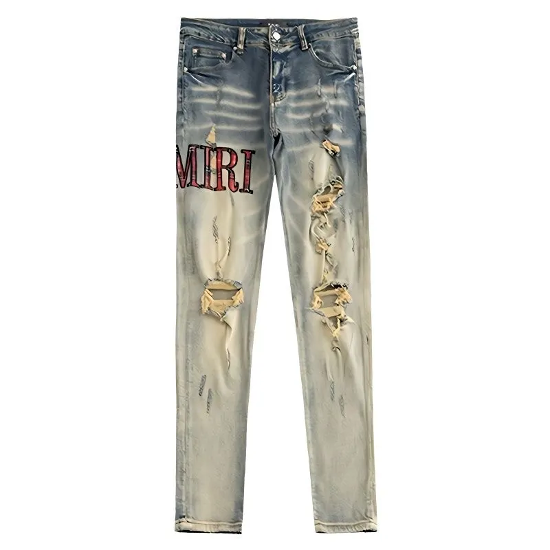 P186 Top replica AMIRI splash-ink medal patch embroidered jeans trousers AMIRI high street basic ripped tight stretch jeans trousers Amiriamiri is transliterated as Emil, which is the name of the founder. Mike Amiri, the founder of amiri, grew up in Los Angeles, USA. He was influenced by the local street culture Rock since childhood, so he founded the amiri brand named after himself. A variety of trendy brand clothing meets the needs of different fashion players. Amiri clothing has novel and unique styles and is a well-known street brand in the United States. Many of its styles and styles are loved by many street photographers. Various clothing styles meet the needs of different people, show their unique temperament, and show the trend of dressing. amiri's jeans are relatively famous. Not only do they have many styles, but the quality of the jeans is also very good. Many celebrities have also worn amiri brand jeans.  The jeans of the amiri brand break through the production process and cutting of the original jeans. The fabrics are relatively soft and comfortable, and are not as hard as some jeans, which can irritate the skin and cause the skin to bleed when worn. Los Angeles trendy brand Amiri's jeans are made with great detail from tailoring to texture, adding wrinkles, bullet holes, damage and other details to add to the trendiness of the jeans. You can choose the style that suits you according to your own needs. Only when you wear a suitable style can you have a certain sense of fashion.  In recent years, high street has become a word that appears more and more frequently in men's clothing. High street style has also become an important direction for everyone's matching. High street related items are basically inseparable from oversize or off-shoulder tops. The lower body is matched with trackpants or tight-fitting denim. In my opinion, the most representative one is perhaps annihilation. Color; picture color Size: m l xl xxl