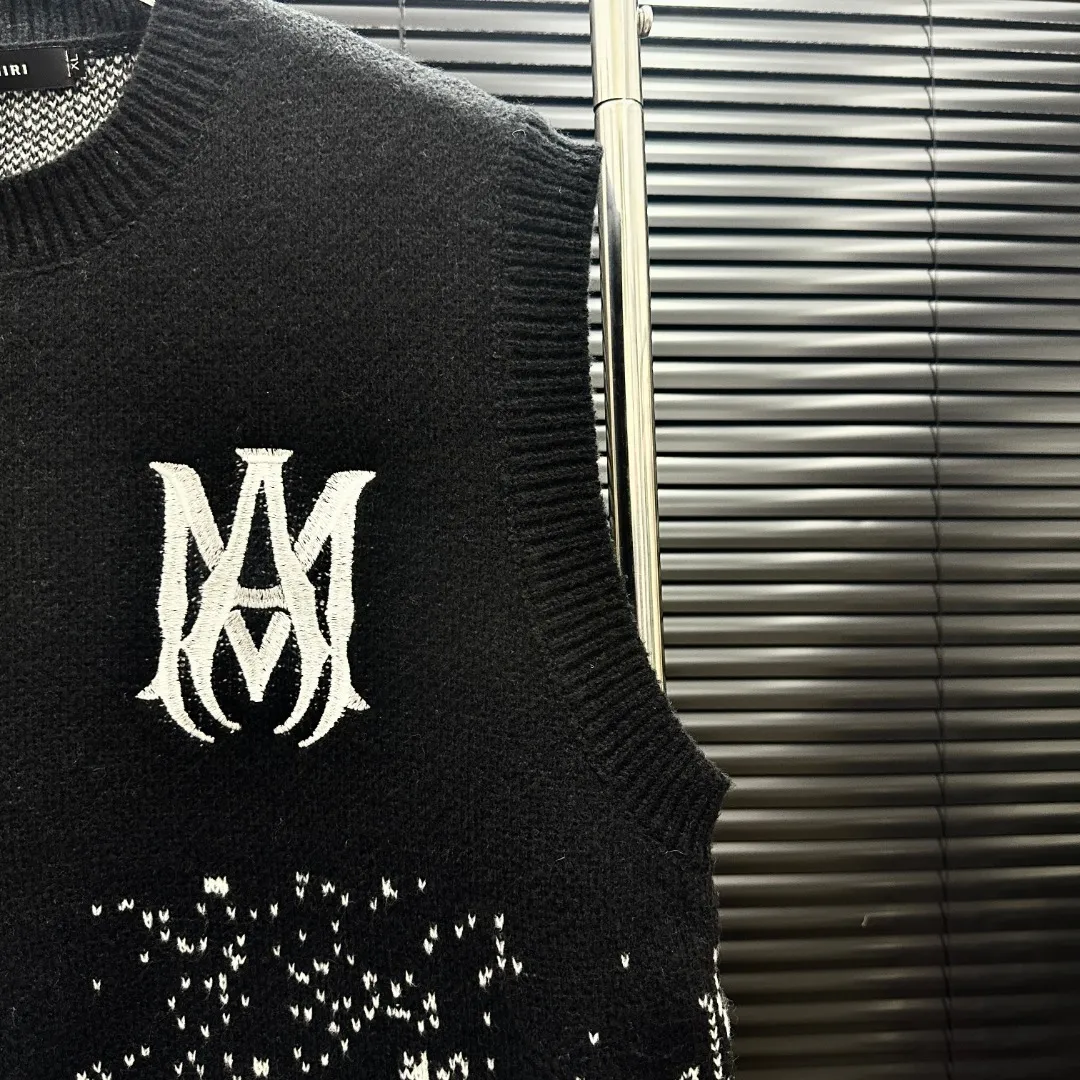 P230 Style: AMIRI Emir craft jacquard vest Size: S-XXL Fabric: Wool blend Accessories: Full set of customized original accessories No gender distinction, same style for men and women