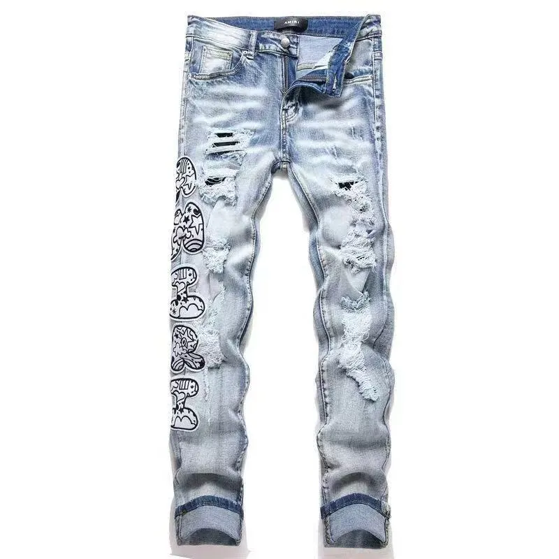 #M45 P168💰 Amiri classic embroidered patched leather distressed lettered jeans. Slim fit jeans. Produced by a major washed factory. Full of high-end. Partial destruction of the knees and patchwork design. Already used as a facade design. Leather waist nameplate. The focus of this style is not on the washing, but on the destroyed shape and version. The secret lies in the craftsmanship of the master. The cost of post-processing, grinding, cutting, etc. is far beyond the cost of assembly line products. Color: Picture color Size: 30-32-34-36