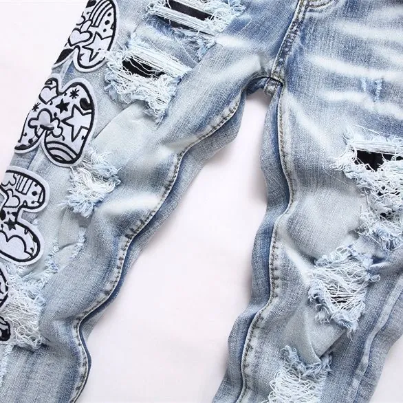 #M45 P168💰 Amiri classic embroidered patched leather distressed lettered jeans. Slim fit jeans. Produced by a major washed factory. Full of high-end. Partial destruction of the knees and patchwork design. Already used as a facade design. Leather waist nameplate. The focus of this style is not on the washing, but on the destroyed shape and version. The secret lies in the craftsmanship of the master. The cost of post-processing, grinding, cutting, etc. is far beyond the cost of assembly line products. Color: Picture color Size: 30-32-34-36