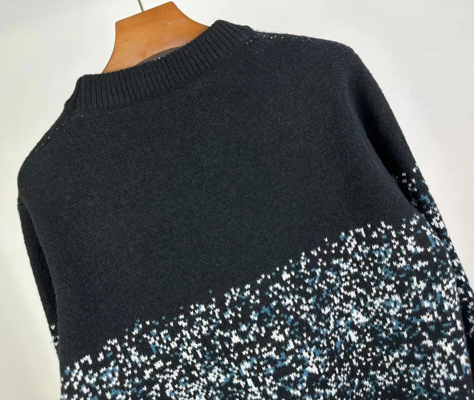 P250 🎉AMIRI new autumn and winter sweater classic logo jacquard on the front Color: Black Sky Blue Grass Green Size: S M L XL XXL
