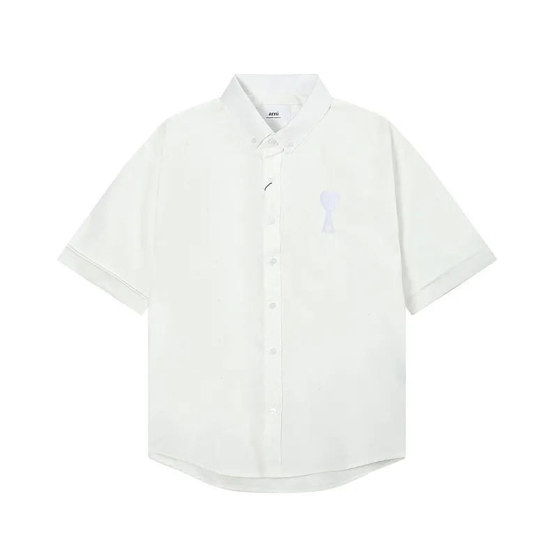 AMI Paris classic autumn heart embroidery in the same color on the chest. Casual cotton solid color short-sleeved Oxford shirt. Original custom-made 180g pure cotton fabric. Loose off-shoulder version. Same style for men and women. Color: Tianlan, white, green, pink, yellow, size: S-XL