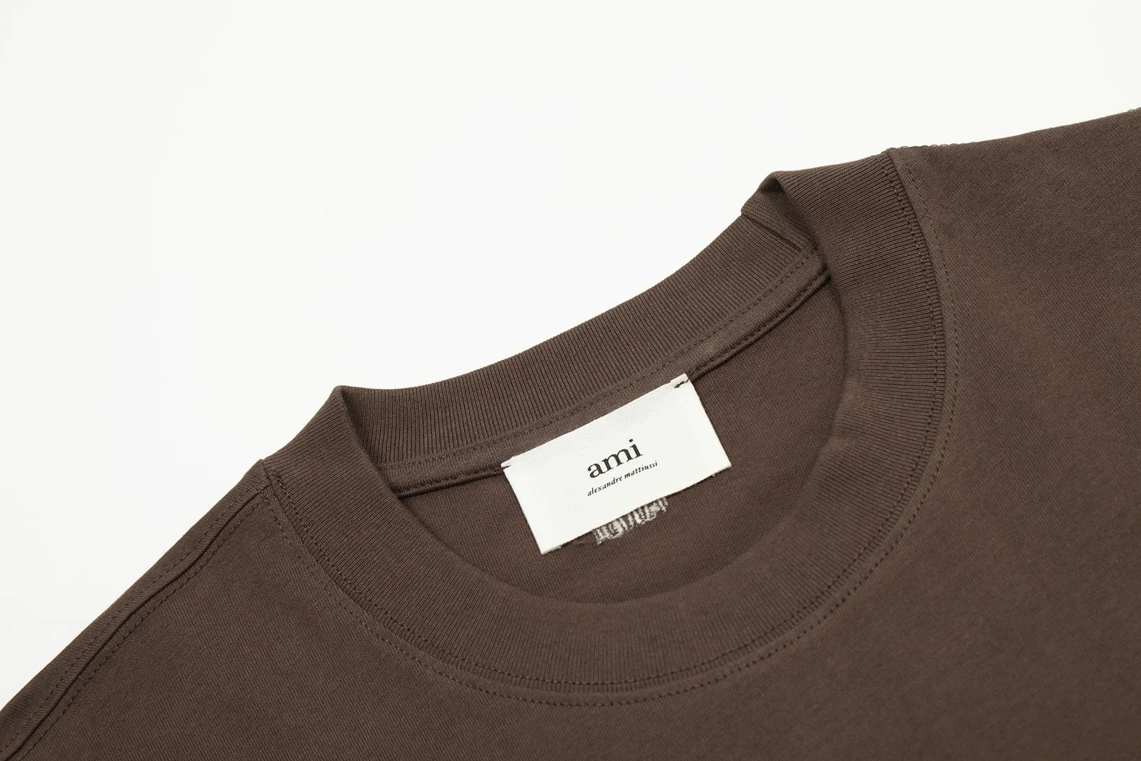Ami Amy 2024ss autumn classic small embroidered love short sleeves ✅240G Xinjiang long-staple cotton top double yarn, shrinkage rate controlled at 2%, export-grade solid color quality, truly not easy to deform, shrink, and not fade ✅Maximum size can be worn 230 pounds, no pressure to export to Europe and the United States, size S-XL Color: 7 colors, white, black, gray, sky blue, navy, sapphire blue, dark green, coffee, brown, apricot Egg yolk, wine red, meat powder, taro purple