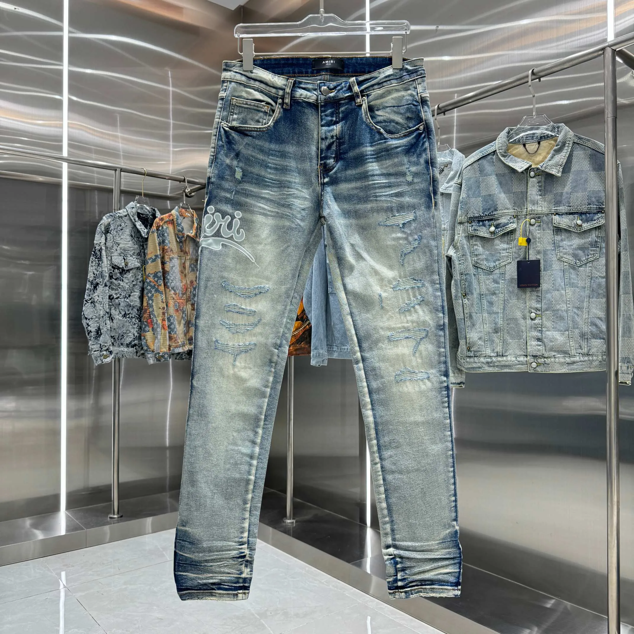 P290 Amiri ripped letter embroidered street fashion slim fit stretch jeans Color light blue Size 30 32 34 36 38