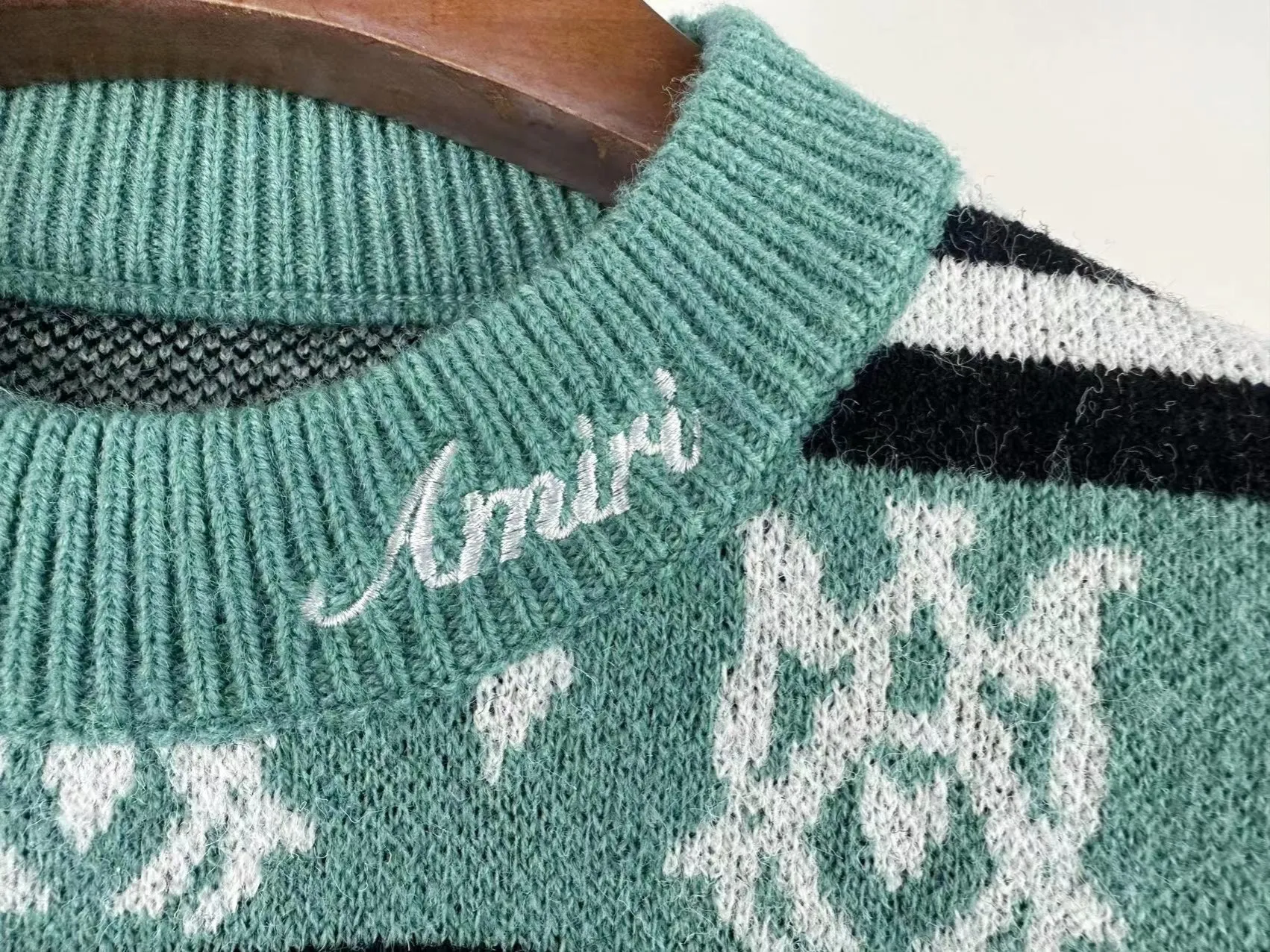 P240 🎉AMIRI new seahorse wool sweater, personalized logo embroidery on the collar, 🈵 exclusive logo jacquard, color: green black digital: S M L XL XXL